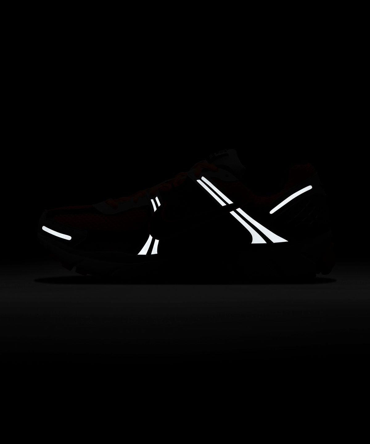 나이키(NIKE) 줌 보메로 5 - 토탈 오렌지:화이트:메탈릭 플래티넘:블랙 / FB9149-800