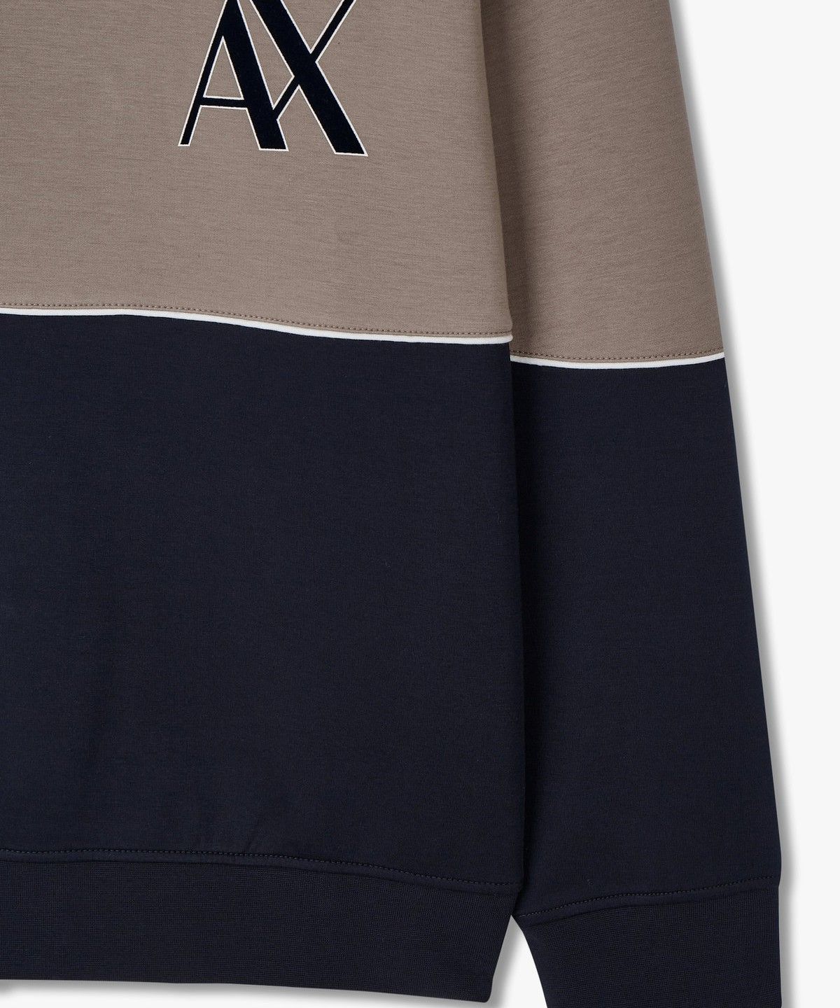 아르마니 익스체인지(ARMANI EXCHANGE) 남성 플록 로고 배색 크루넥 맨투맨_네이비 A414331019