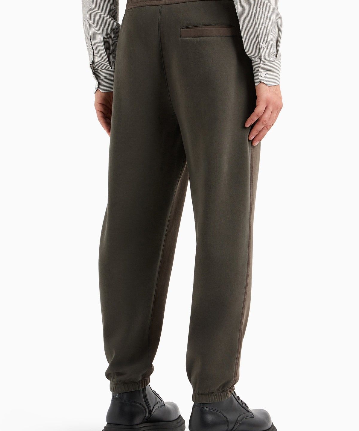 아르마니 익스체인지(ARMANI EXCHANGE) 남성 패치 로고 스트레치 밴딩 팬츠_올리브 A414342005