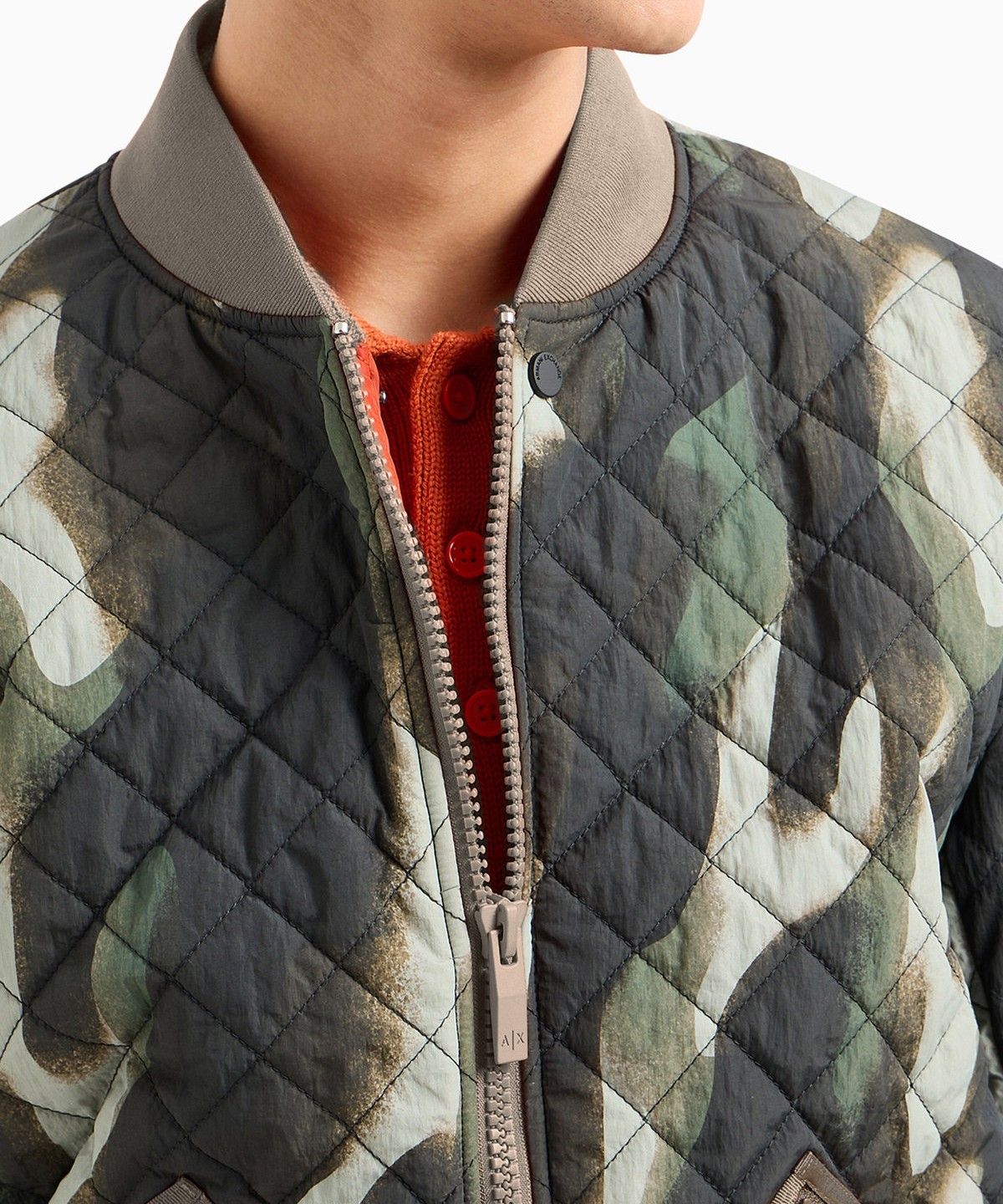 아르마니 익스체인지(ARMANI EXCHANGE) 남성 퀼팅 카모플라쥬 패딩 점퍼_그린 A414310006