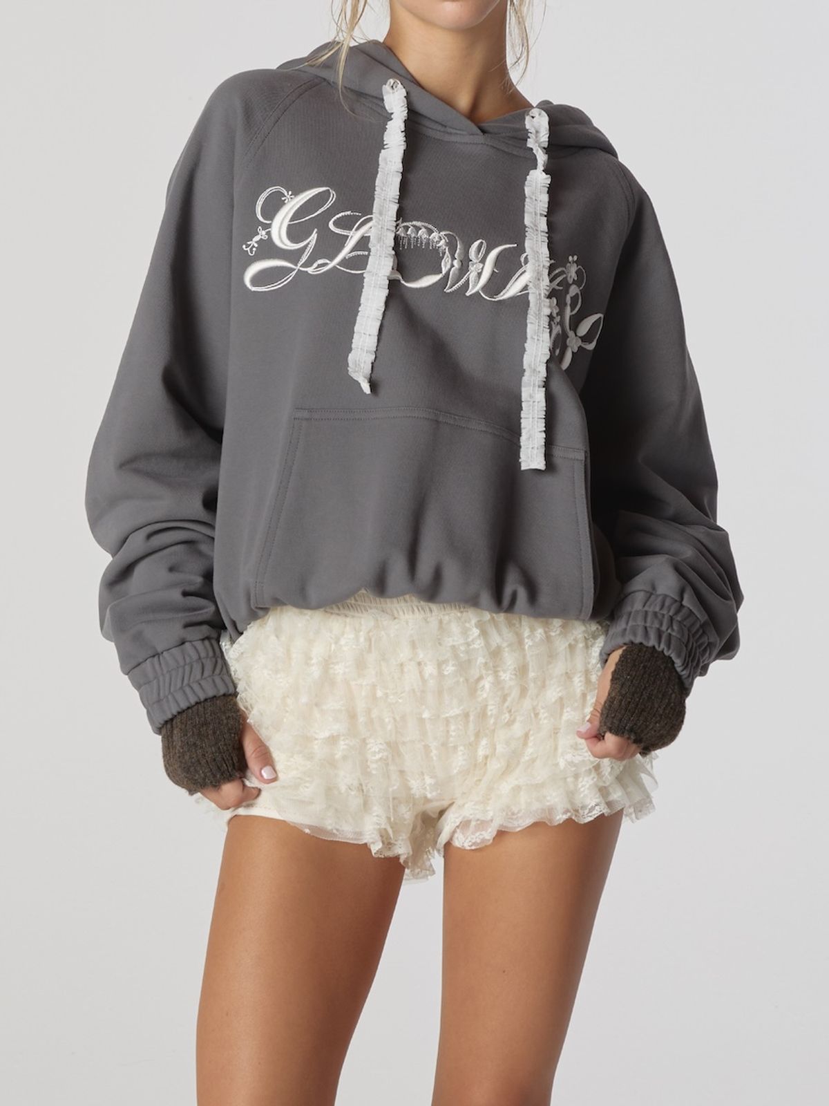 글로니(GLOWNY) BONNIE HOODIE (2 Colors)