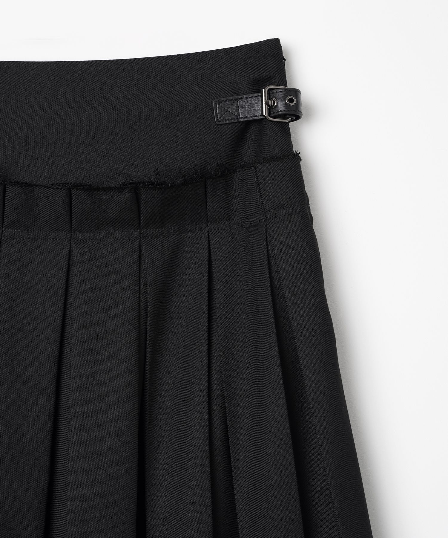【MILLO WOMEN】CUT OFF PLEATED SKIRT Cut-off Pleated Skirt [Black] - Millo Archive