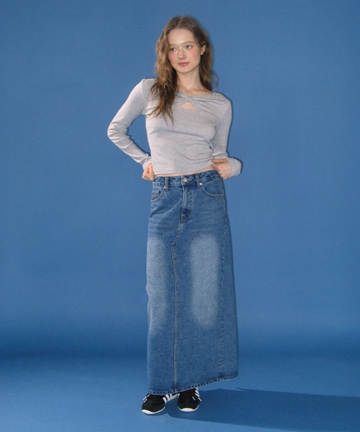 론론(RONRON) KNOT RIBBON SLIT LONG SLEEVE GREY