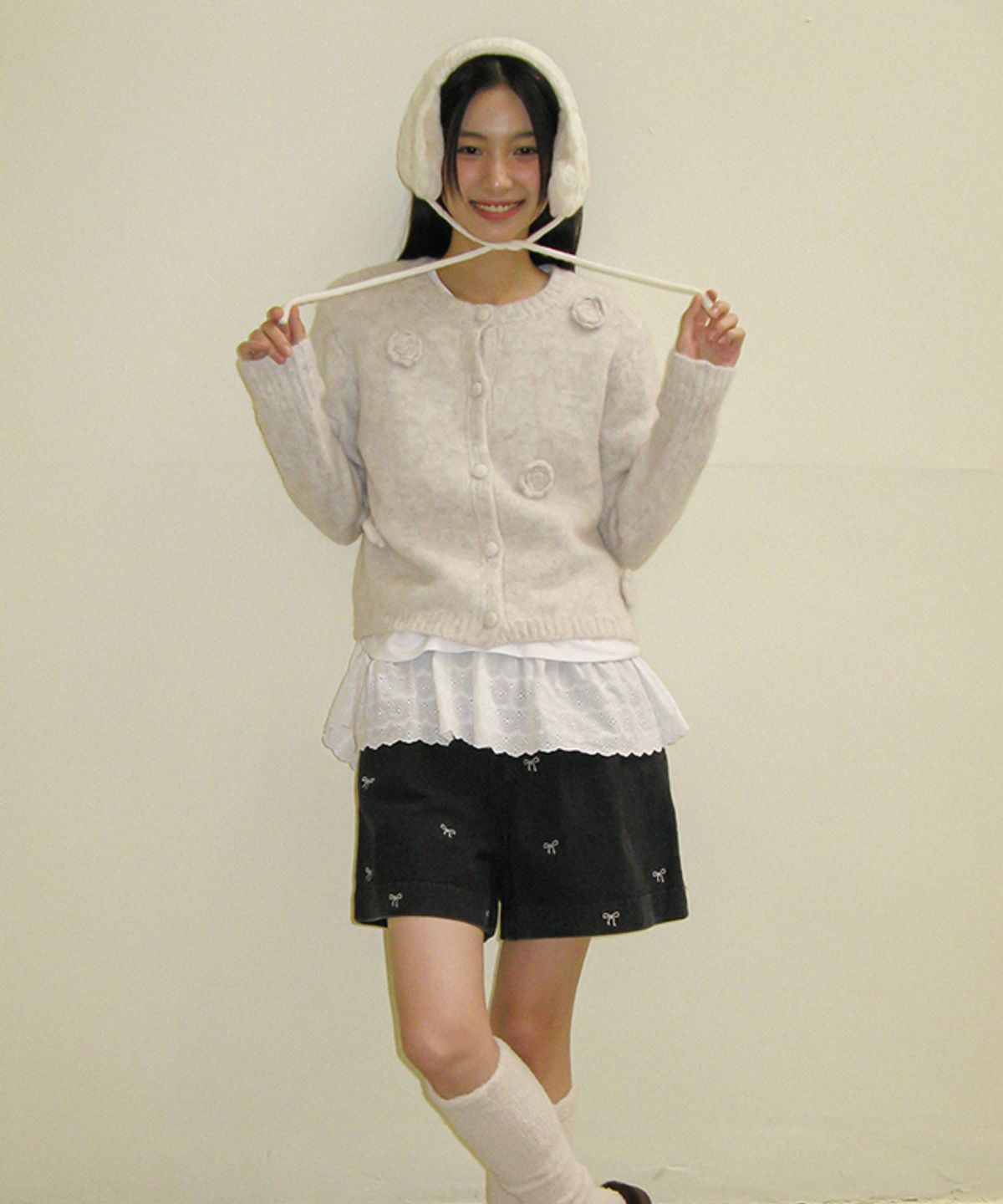 론론(RONRON) VINTAGE FLOWER HANDMADE KNIT CARDIGAN OATMEAL