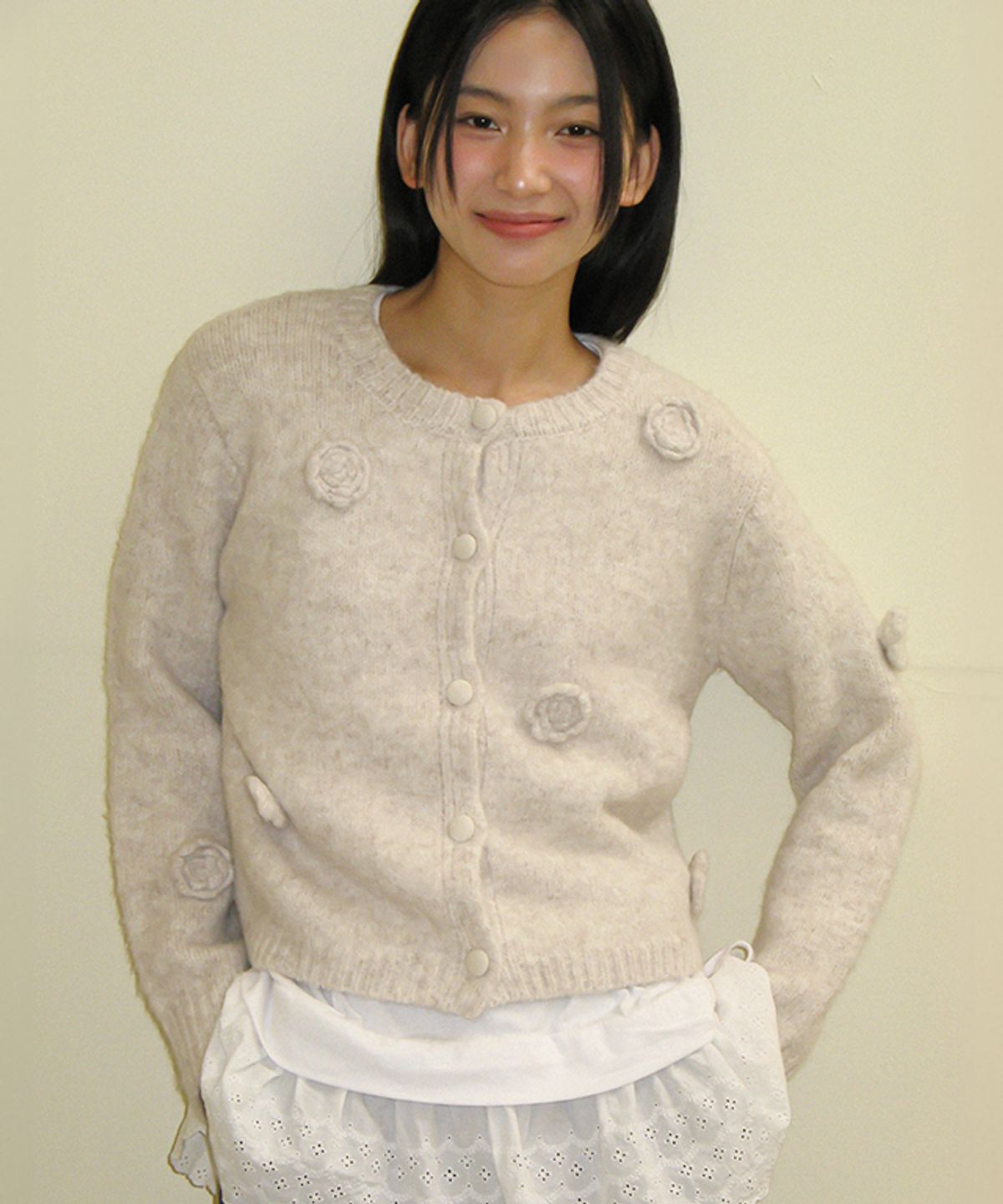 론론(RONRON) VINTAGE FLOWER HANDMADE KNIT CARDIGAN OATMEAL