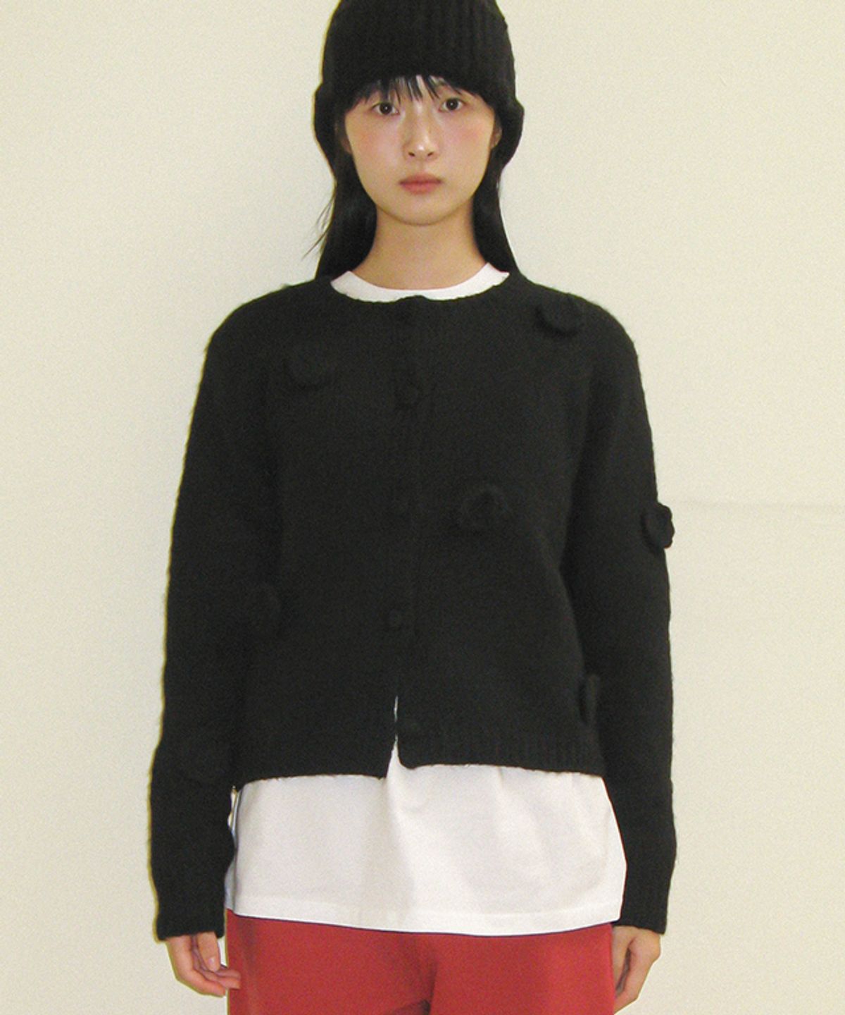 론론(RONRON) VINTAGE FLOWER HANDMADE KNIT CARDIGAN BLACK