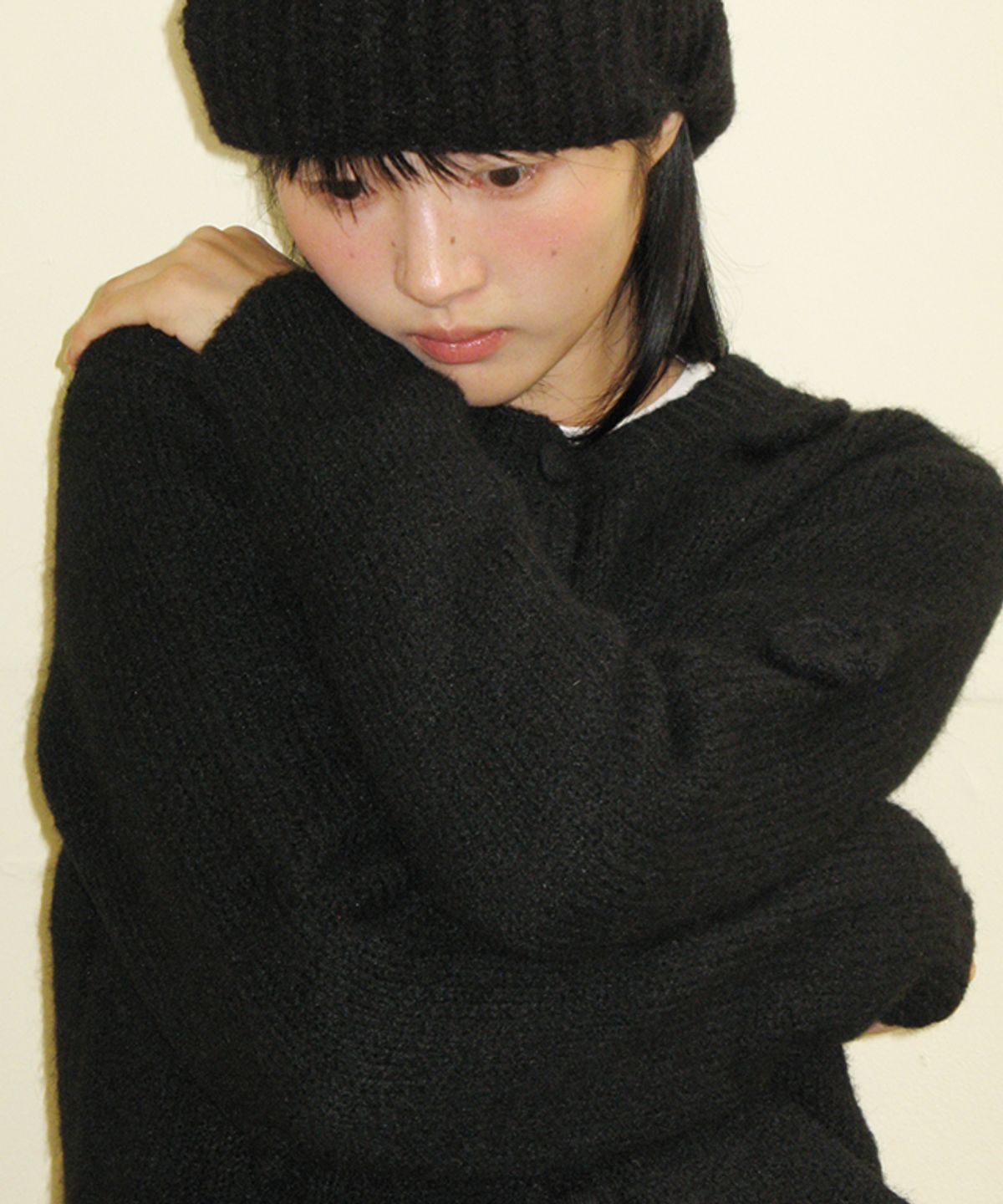 론론(RONRON) VINTAGE FLOWER HANDMADE KNIT CARDIGAN BLACK