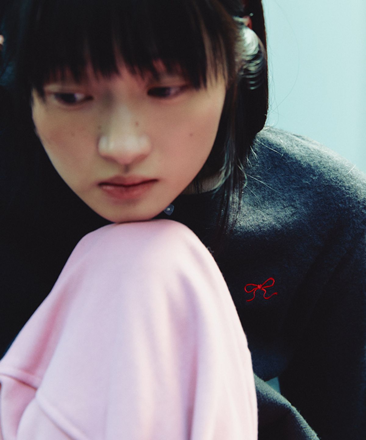 론론(RONRON) DOUBLE HEART BUTTON FRILL ANGORA CARDIGAN BLACK