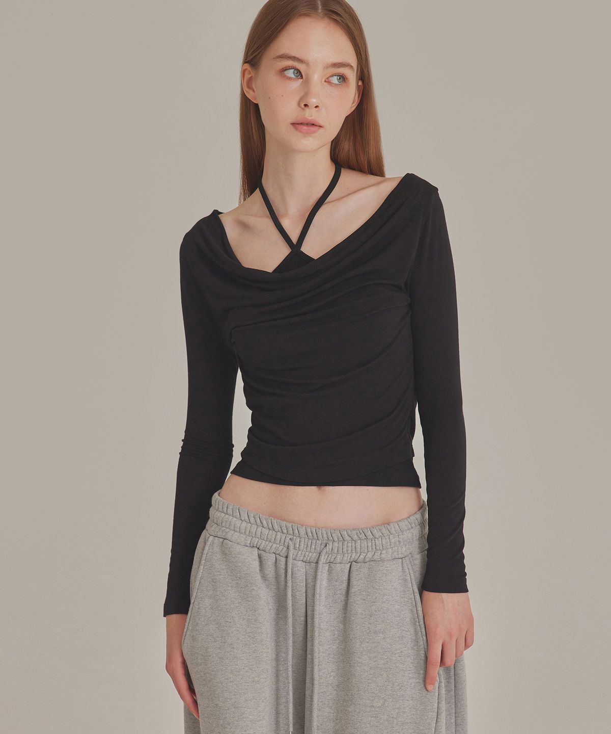 탑걸(TOPGIRL) PANNEL LAYERED HALTER COWL NECK TOP_T426TP109