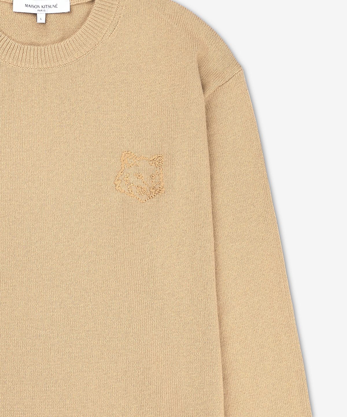 메종 키츠네(MAISON KITSUNE) 볼드 폭스 헤드 엠브로이드 니트 - 베이지 / NM00812KT1112P245