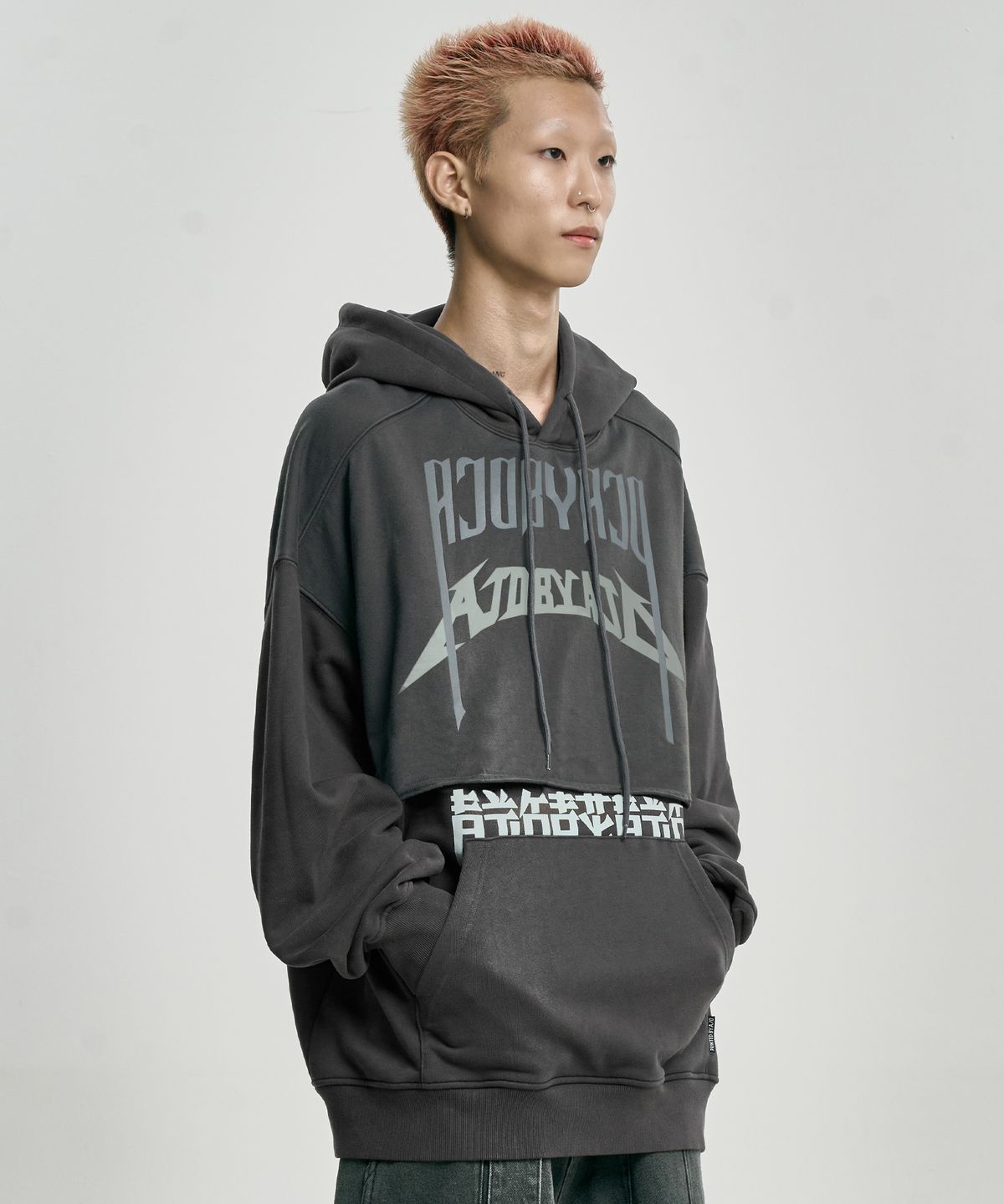아조바이아조(AJOBYAJO) [PBA] Arch Logo Washed Layered Hoodie [CHARCOAL]