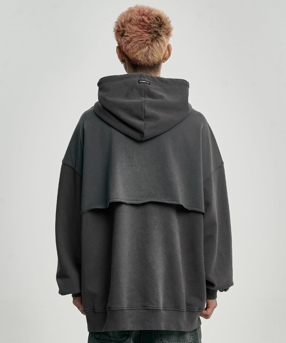아조바이아조(AJOBYAJO) [PBA] Arch Logo Washed Layered Hoodie [CHARCOAL]