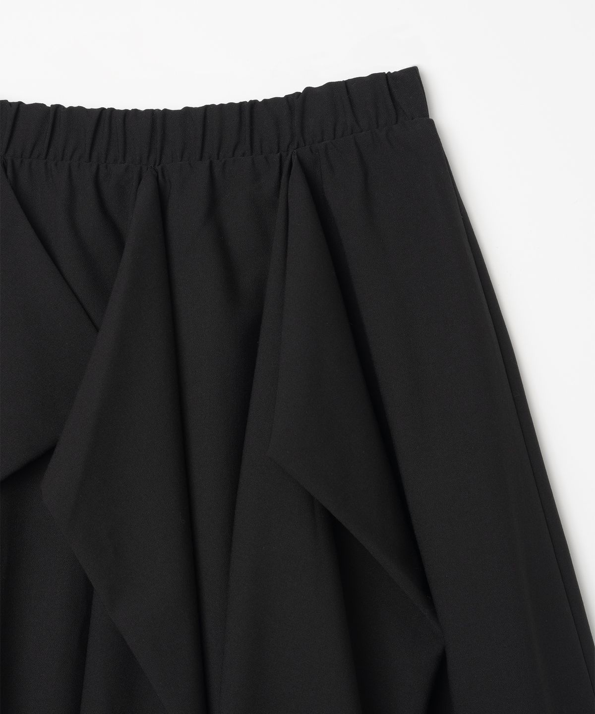 밀로 우먼(MILLO WOMEN) 어시메트릭 밴딩 스커트 [블랙]