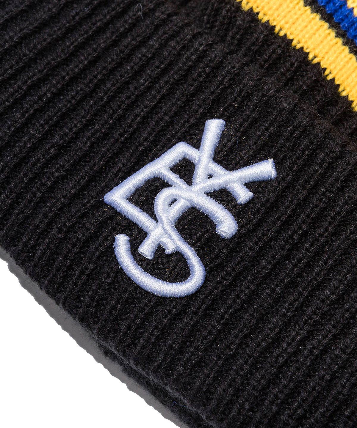 예스아이씨(YESEYESEE) YESEYESEE x Newera Y.E.S Jacquard Pompon Knit Beanie Black