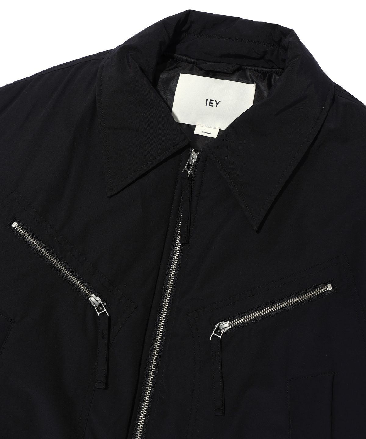 이에이(IEY) PANEL PADDED JUMPER Black