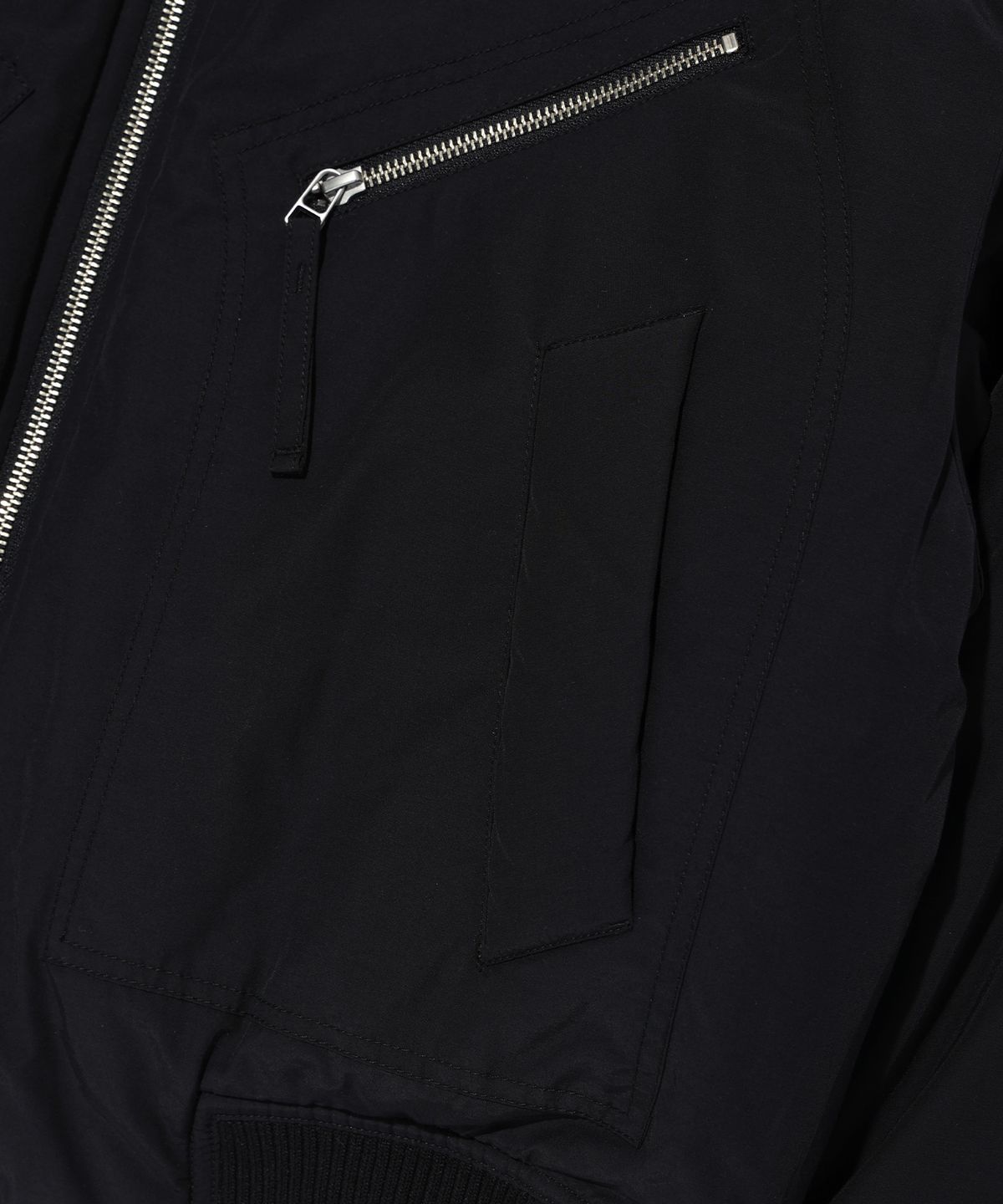 이에이(IEY) PANEL PADDED JUMPER Black
