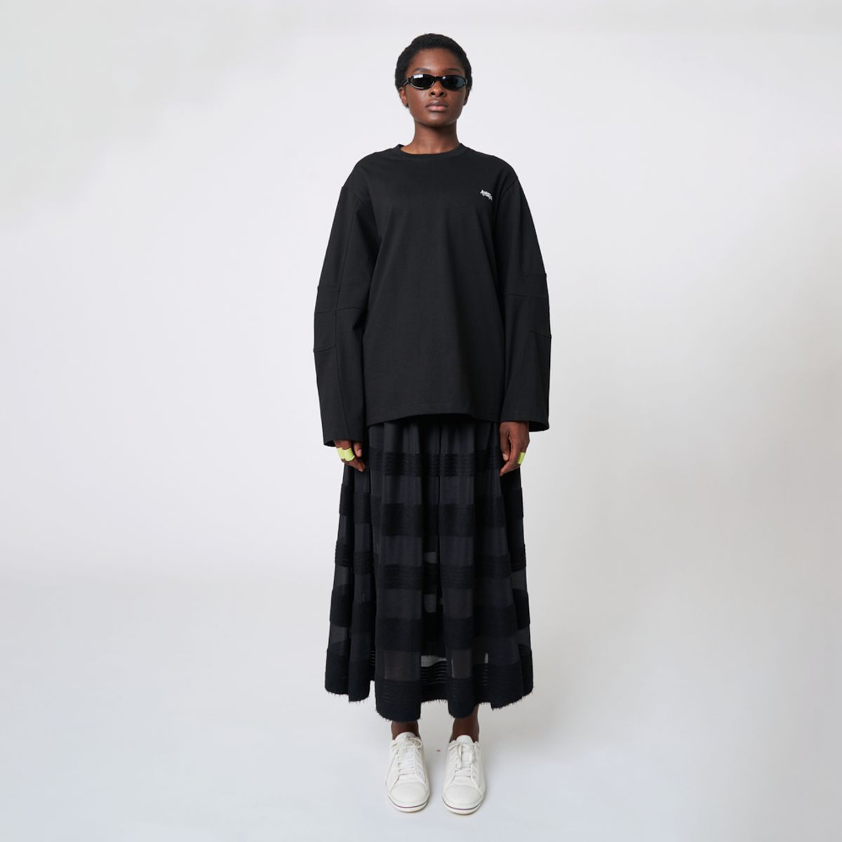 애스플래폼(ATHPLATFORM) AU42TL03커브 슬리브 프린트 탑_블랙