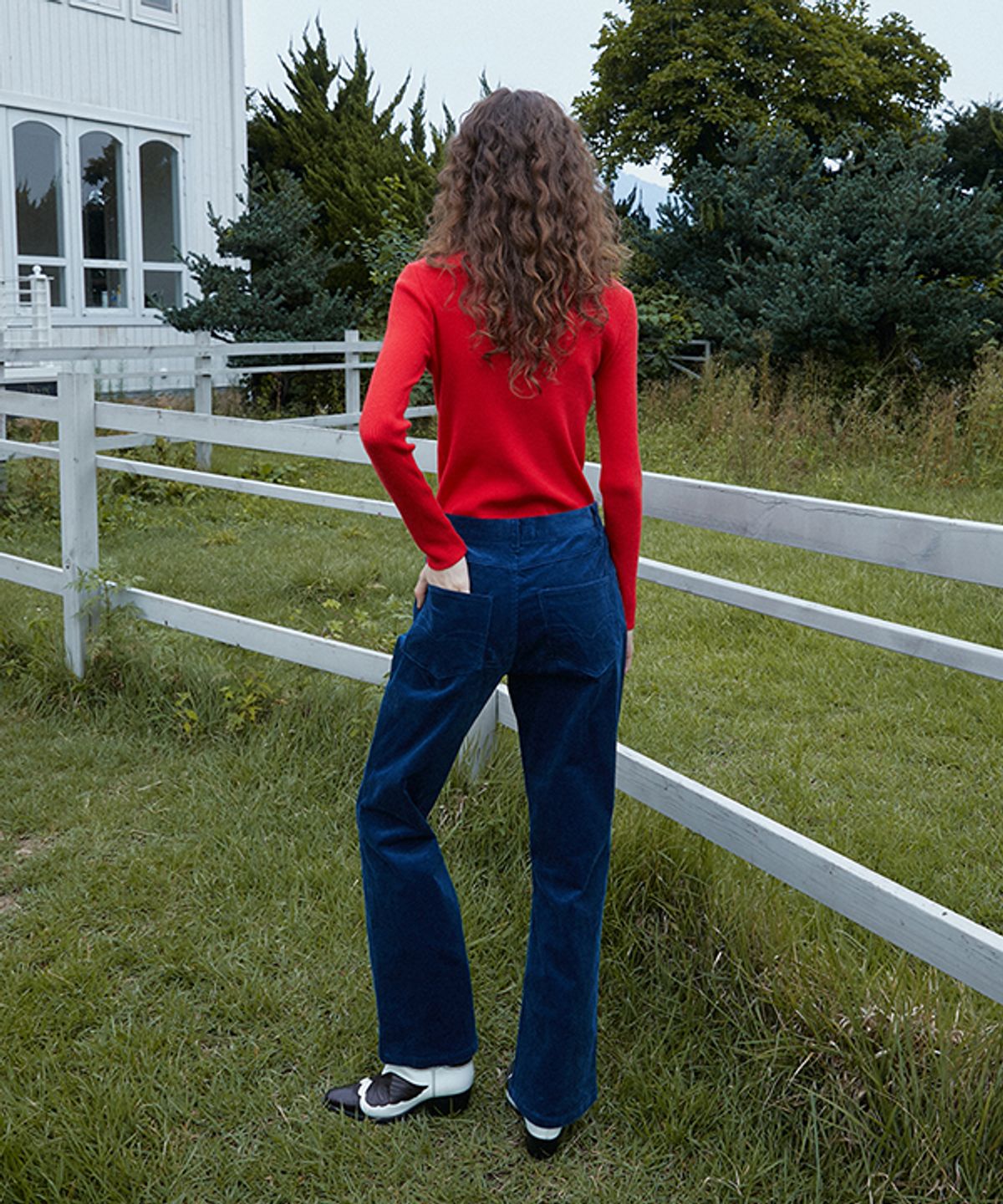 그린버터(GREENBUTTER) Corduroy Semi Boot-Cut Pants (Navy)