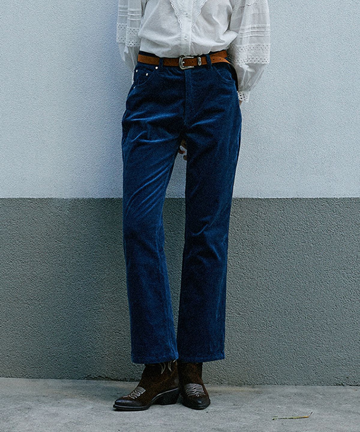그린버터(GREENBUTTER) Corduroy Semi Boot-Cut Pants (Navy)