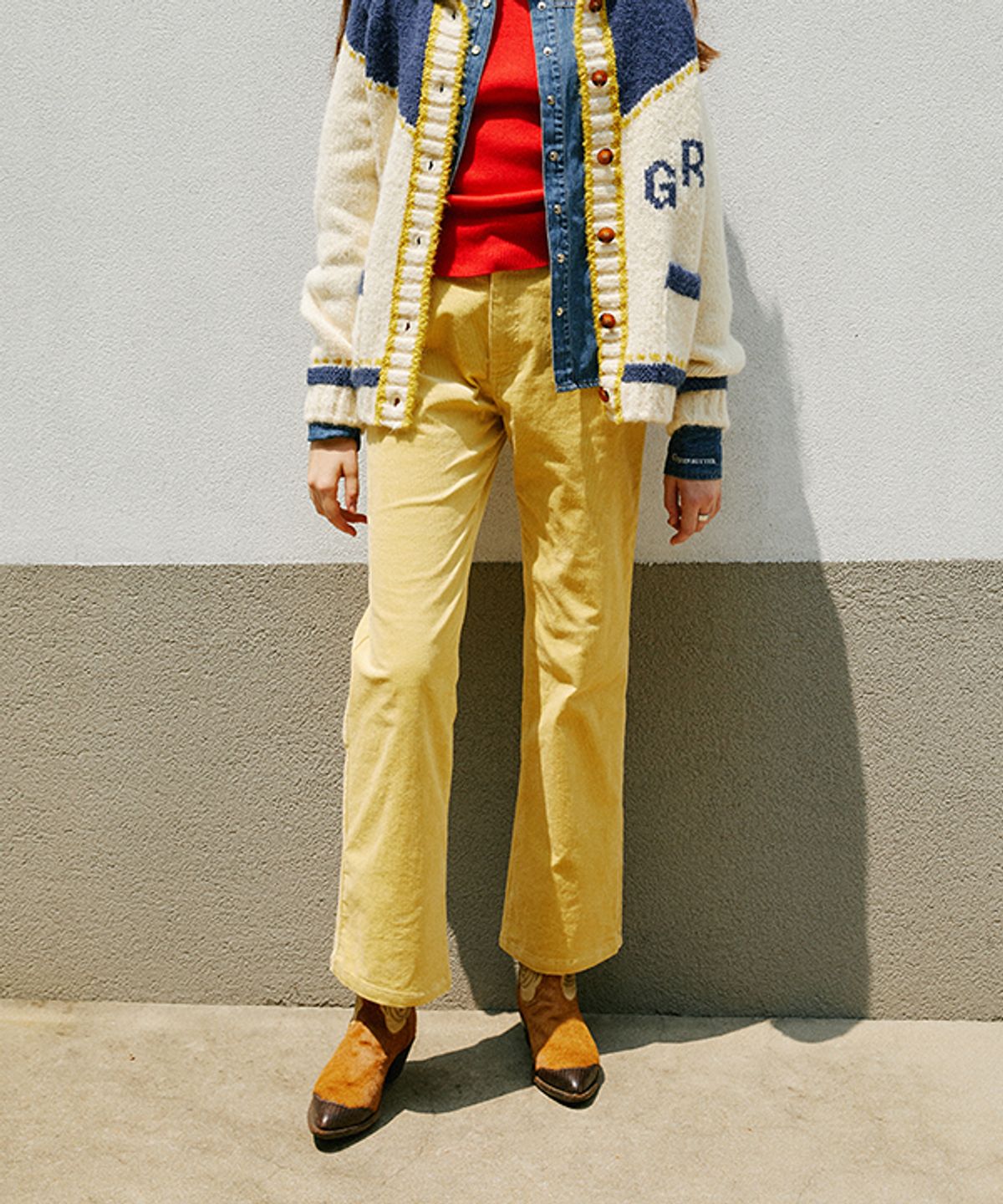 그린버터(GREENBUTTER) Corduroy Semi Boot-Cut Pants (Mustard)