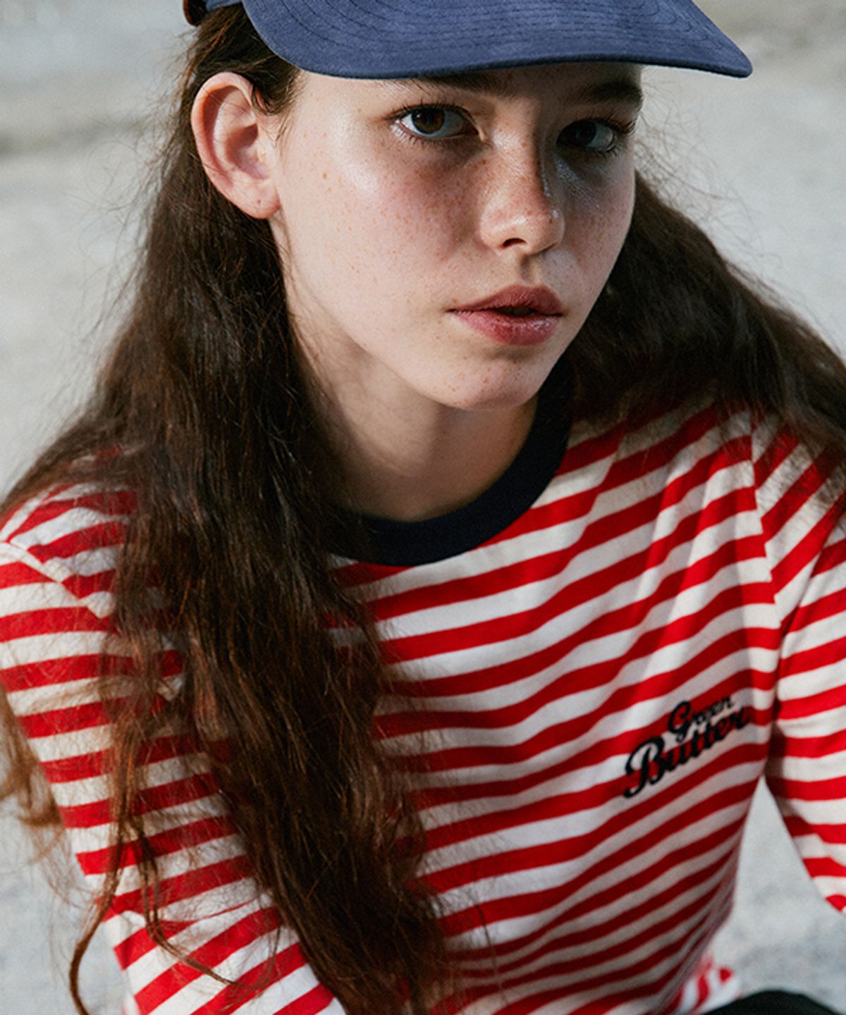 그린버터(GREENBUTTER) Chain-Needlework Stripe Tee (Red)