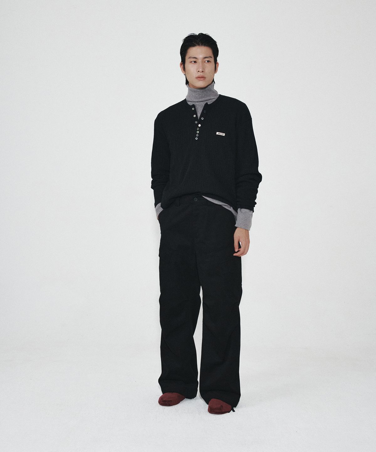 호이테(HEUTE) DIAGONAL CARGO PANTS (BLACK)