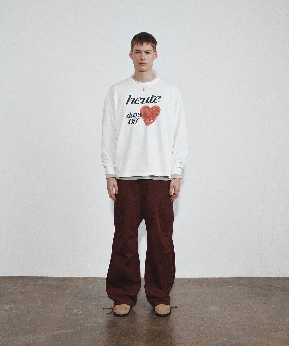 호이테(HEUTE) DIAGONAL CARGO PANTS (DRY ROSE RED)