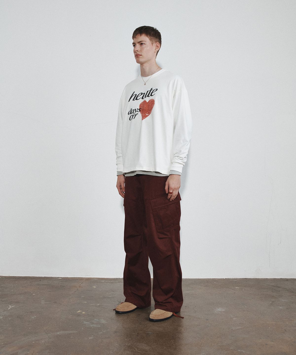 호이테(HEUTE) DIAGONAL CARGO PANTS (DRY ROSE RED)