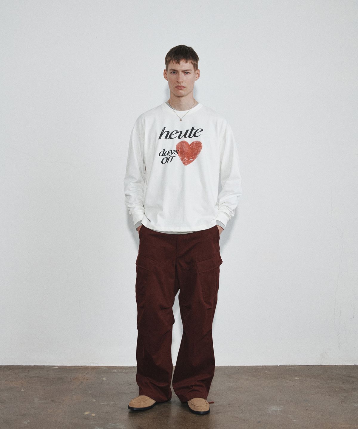 호이테(HEUTE) DIAGONAL CARGO PANTS (DRY ROSE RED)
