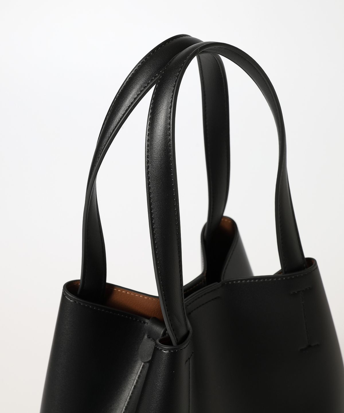 옐로우스톤(YELLOWSTONE) Vegan leather Handle Bucket bag - Black