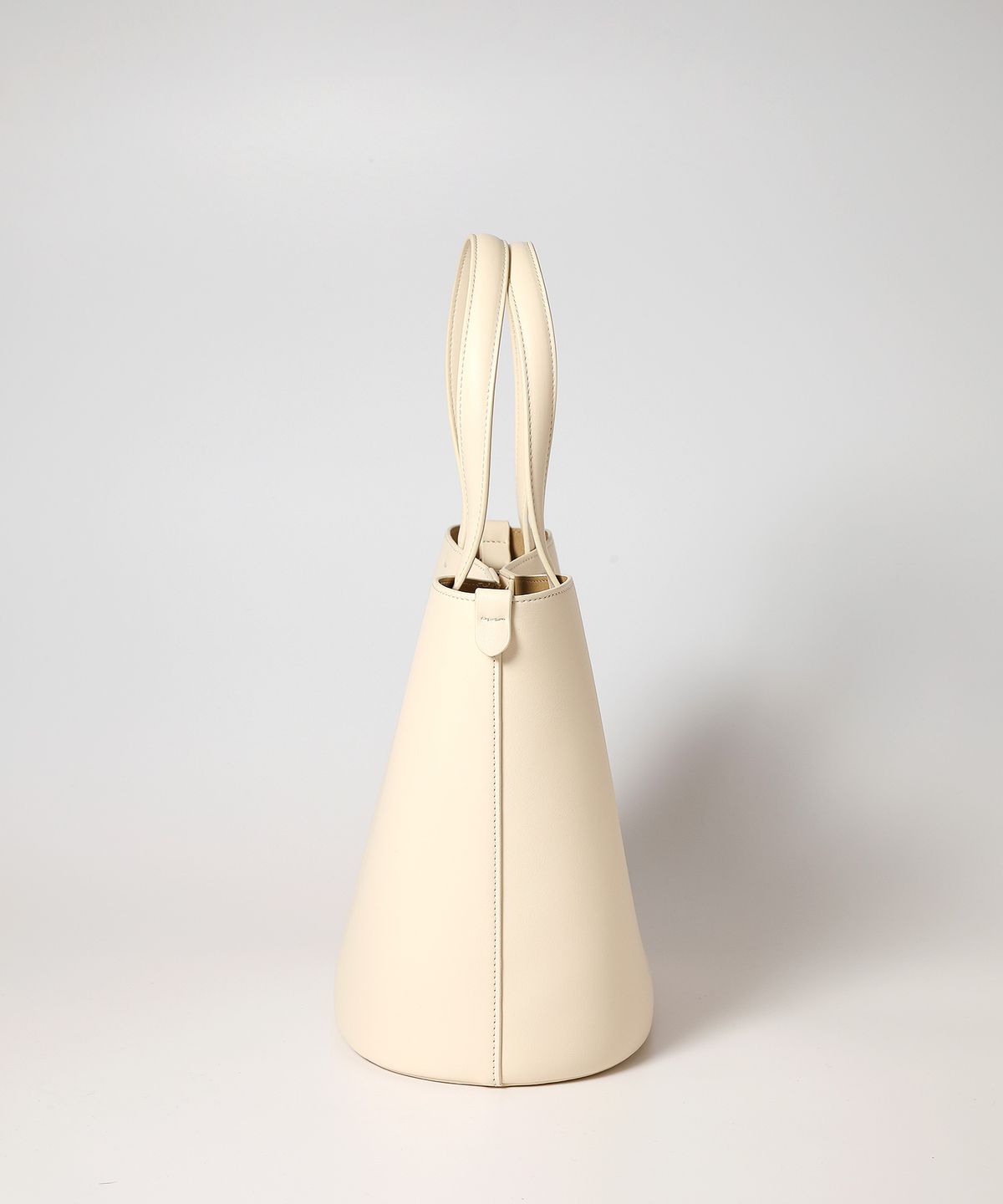 옐로우스톤(YELLOWSTONE) Vegan leather Handle Bucket bag - Ivory