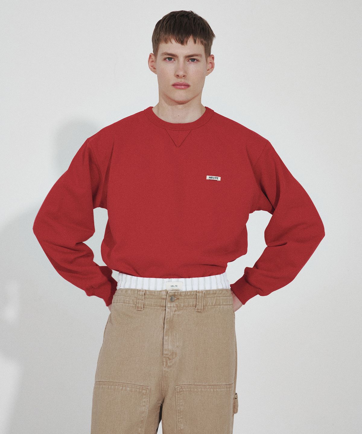 호이테(HEUTE) HEUTE SWEATSHIRT (RED)