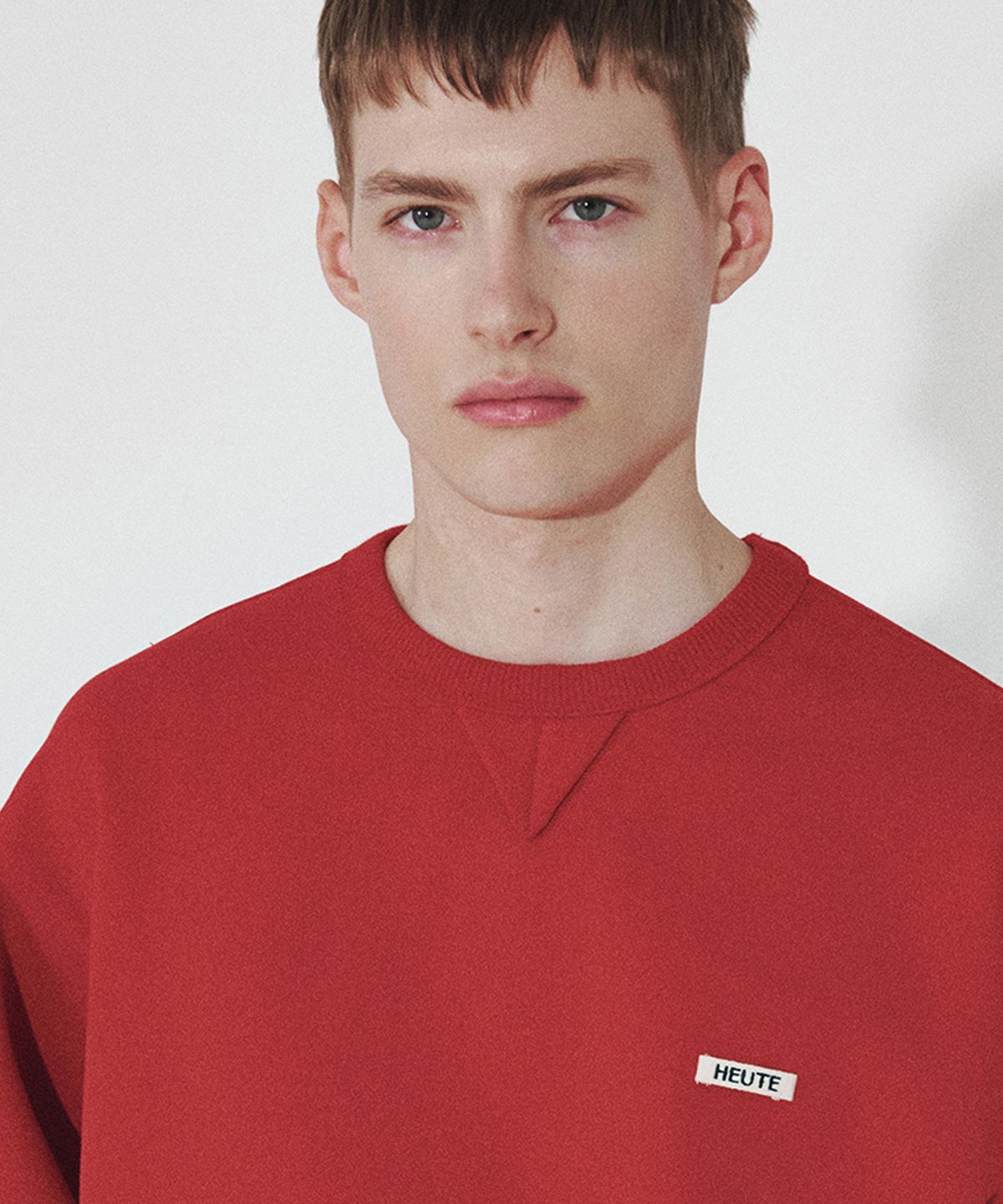 호이테(HEUTE) HEUTE SWEATSHIRT (RED)