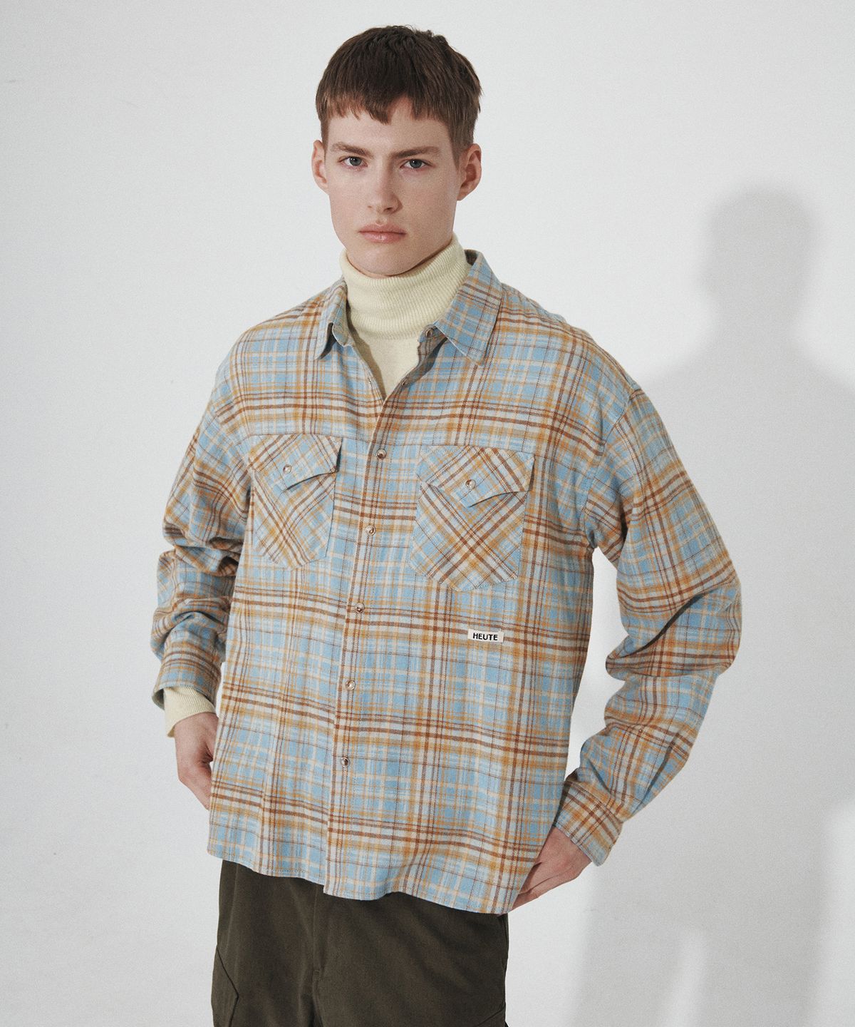 호이테(HEUTE) HARRISON CHECK SHIRT (BLUE)