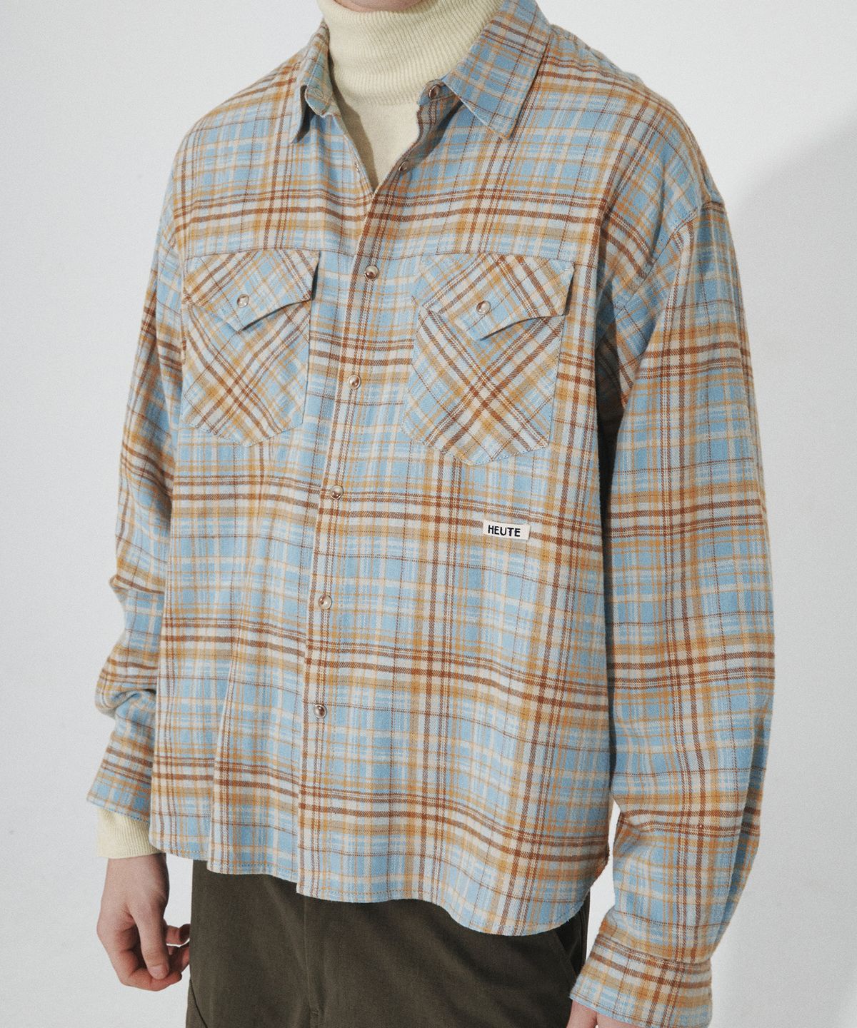 호이테(HEUTE) HARRISON CHECK SHIRT (BLUE)