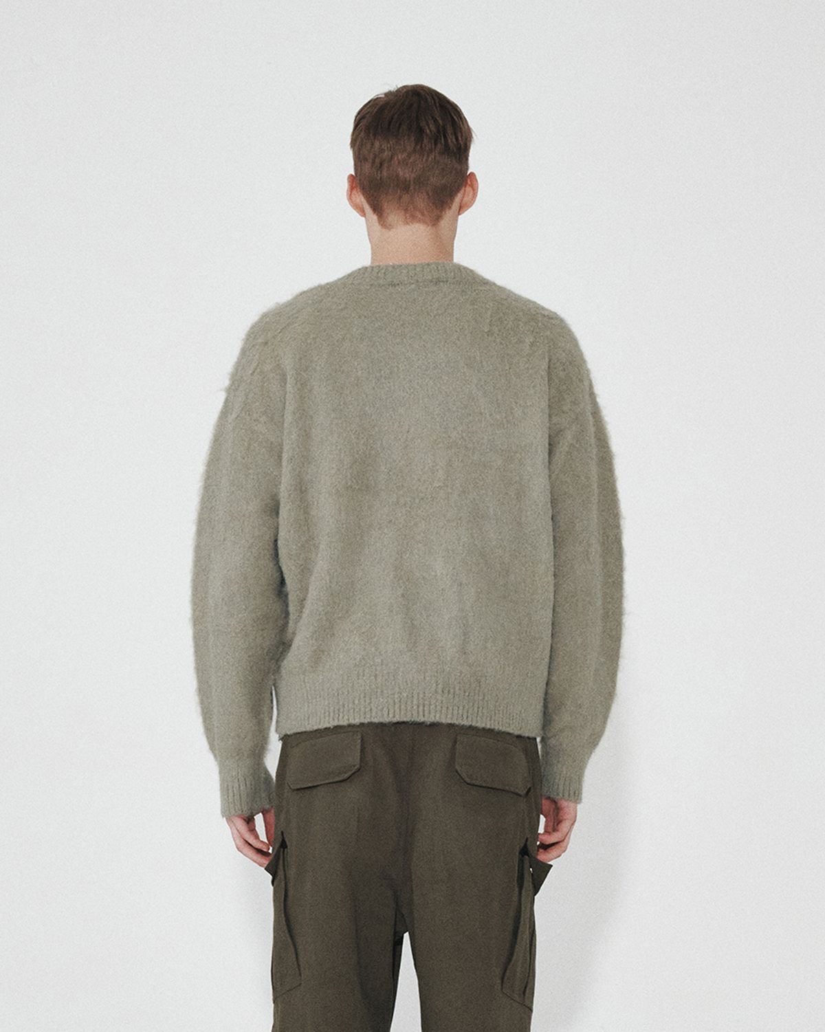 호이테(HEUTE) HET MOHAIR V NECK KNIT (LIGHT KHAKI)