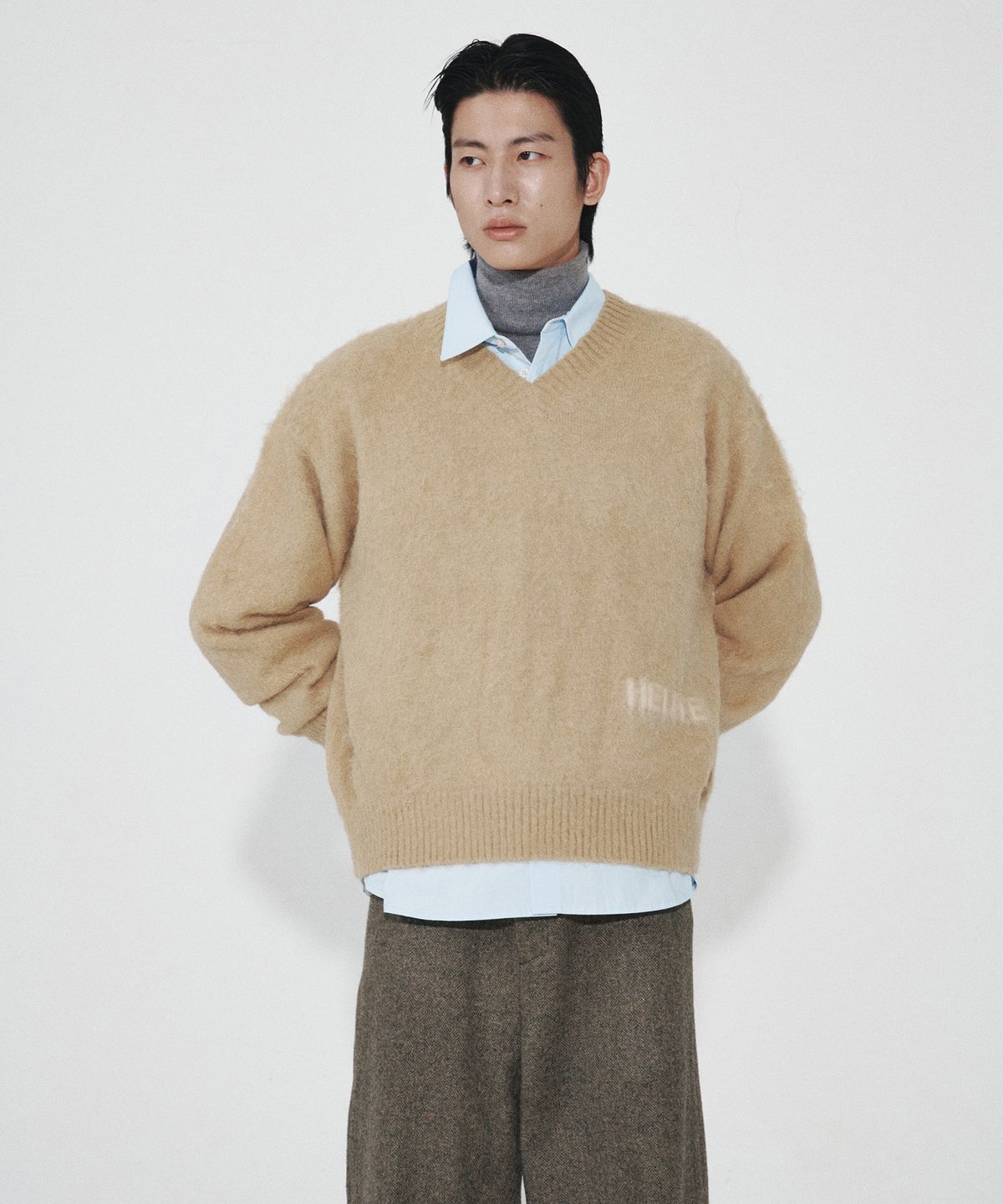 호이테(HEUTE) HET MOHAIR V NECK KNIT (BEIGE)