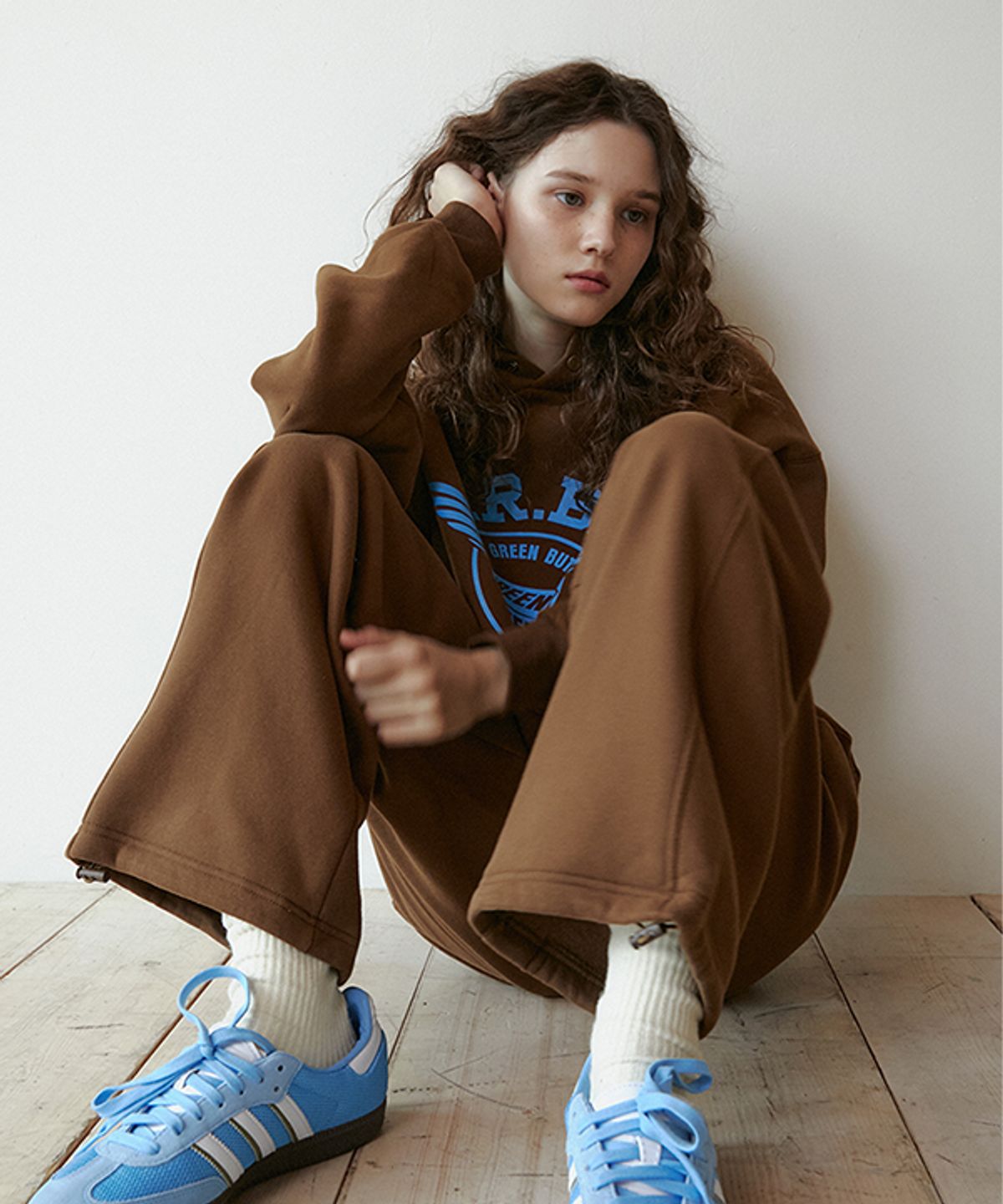 그린버터(GREENBUTTER) Butter Wing Fluff Hoodie (Brown)
