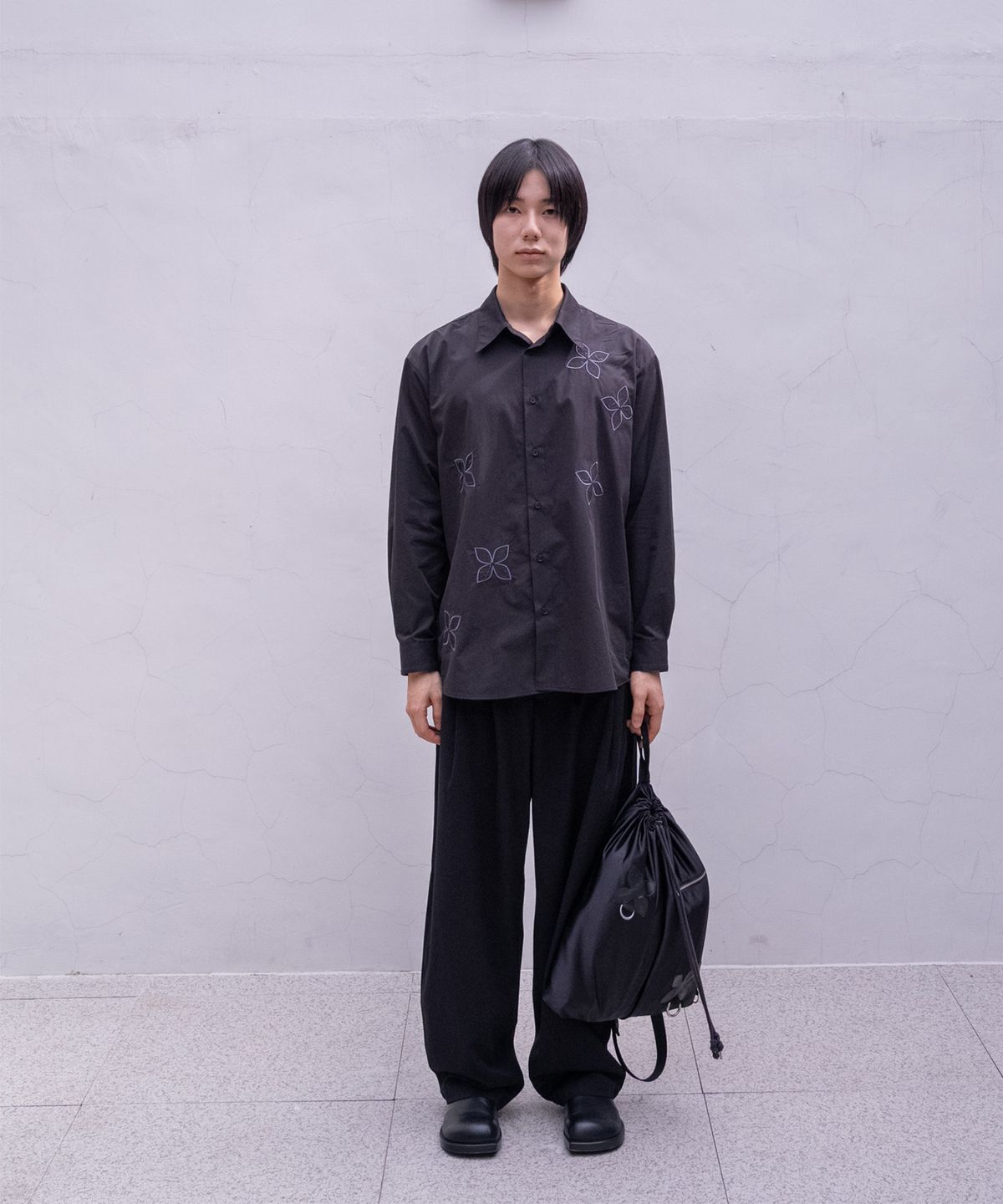 음양(EYC) Dancing flower shirt (black)