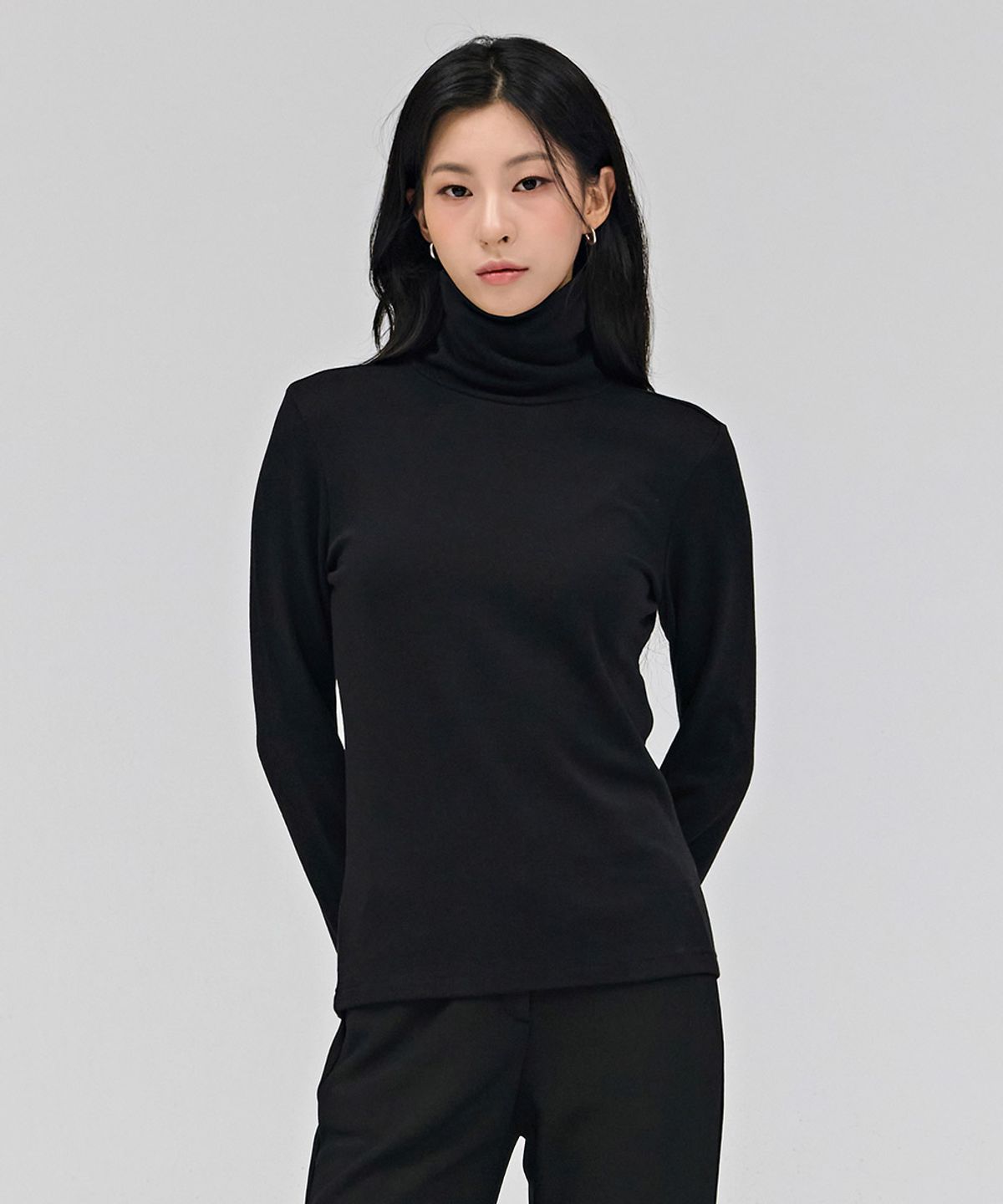 체이스컬트(CHASECULT) 공용 에센셜 터틀넥 기모 긴팔 티셔츠-블랙