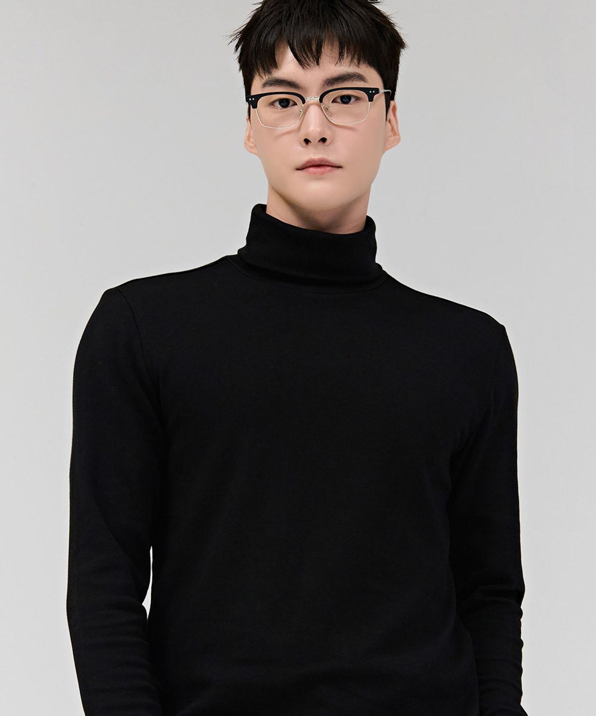 체이스컬트(CHASECULT) 공용 에센셜 터틀넥 기모 긴팔 티셔츠-블랙