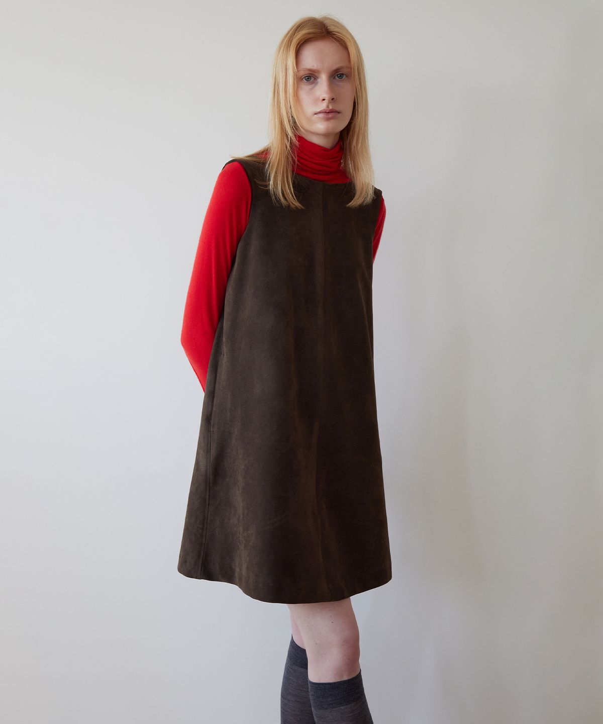 르바(LEVAR) Suede Stitch Mini Dress - Mocha Brown