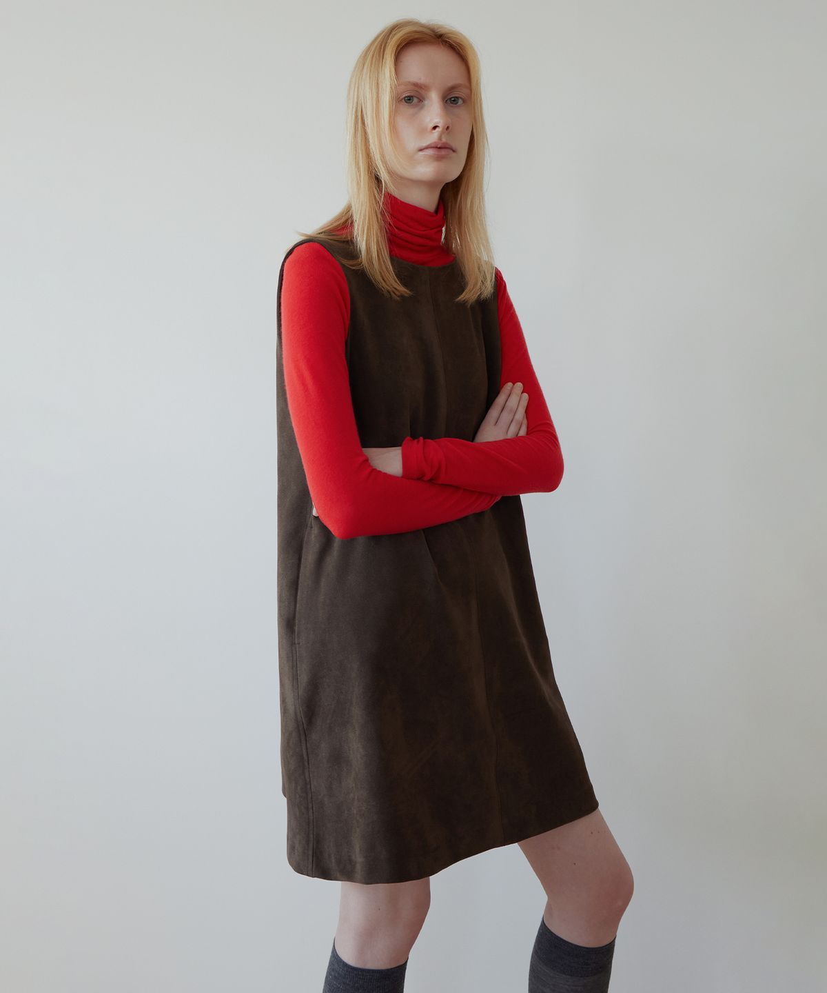르바(LEVAR) Suede Stitch Mini Dress - Mocha Brown