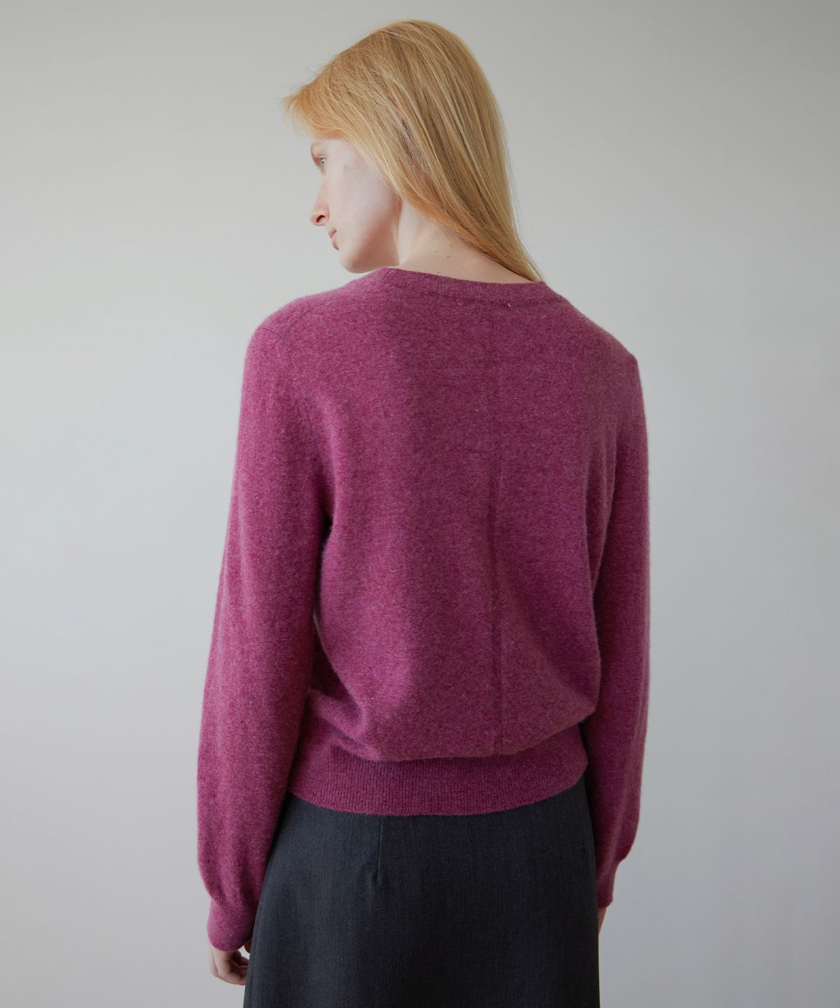 르바(LEVAR) Essential Wool Round Knit - Plum