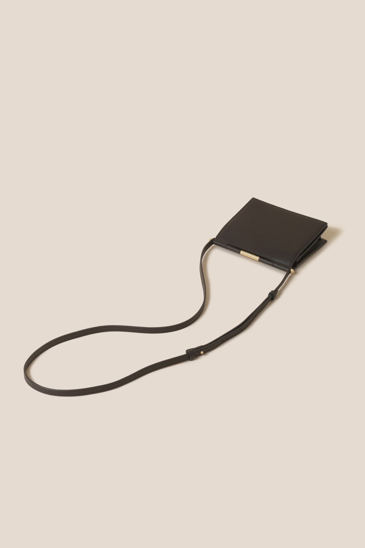 쿠론(COURONNE) Mael Passport Wallet (Brown)_RCWGX24643BRD