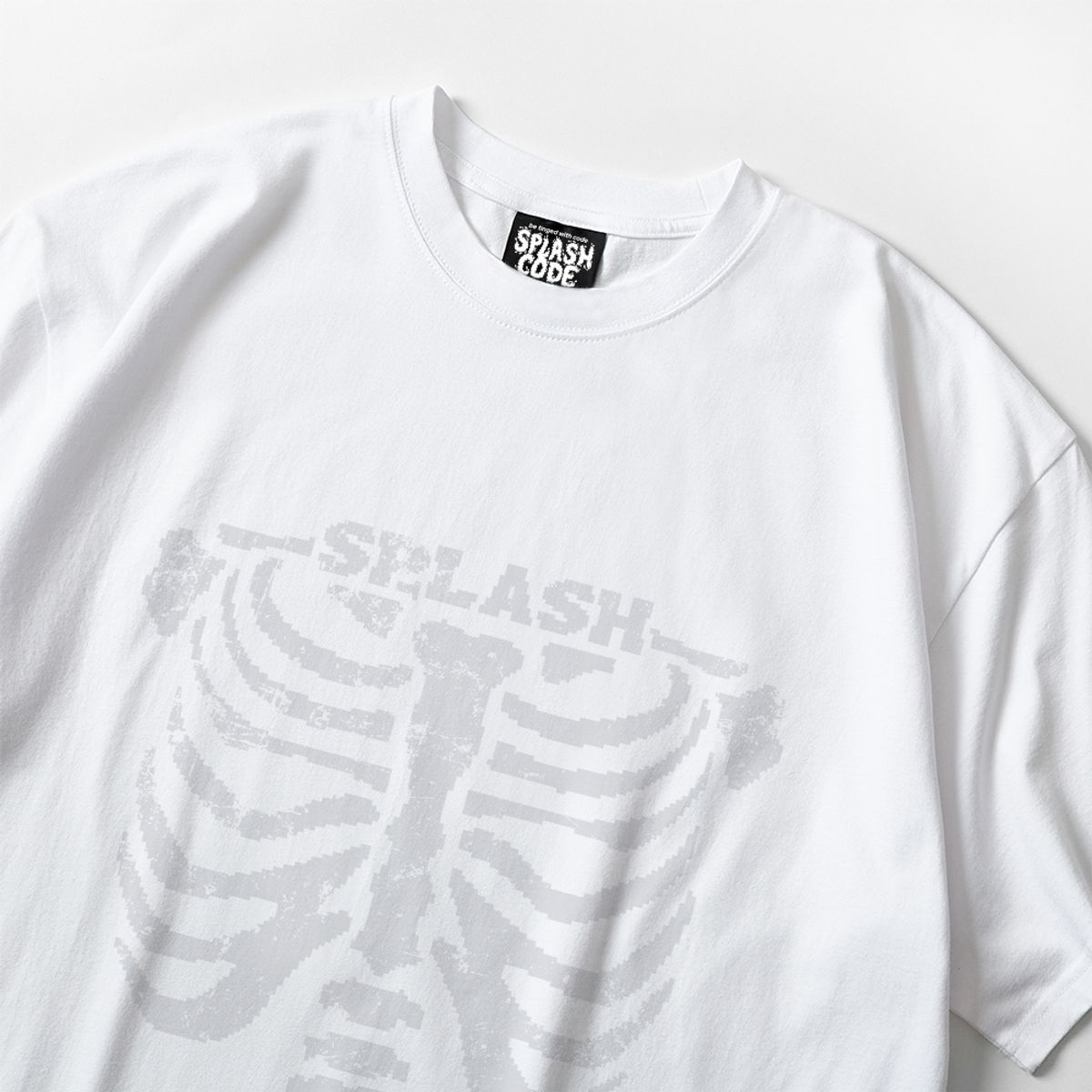스플래시코드(SPLASHCODE) 반팔 티셔츠 화이트 - 스켈레톤(Skeleton)