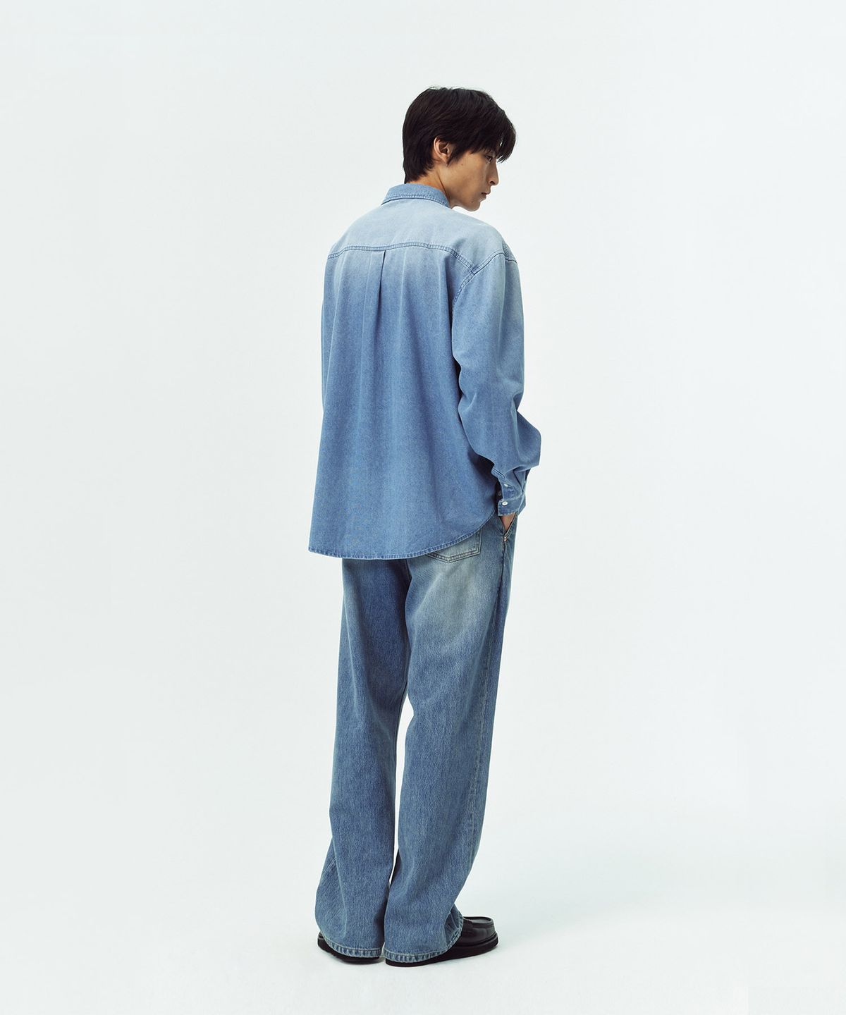 블랭크룸(BLANKROOM) 버튼 다운 데님 셔츠_LIGHT BLUE