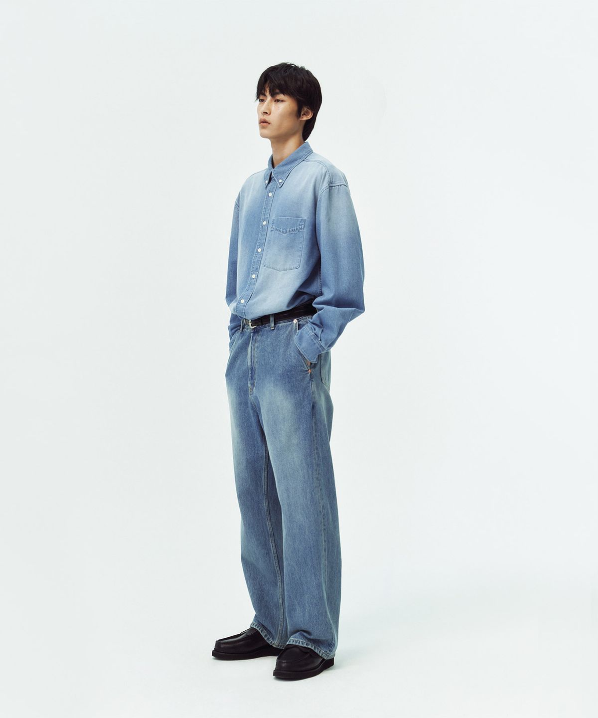 블랭크룸(BLANKROOM) 버튼 다운 데님 셔츠_LIGHT BLUE