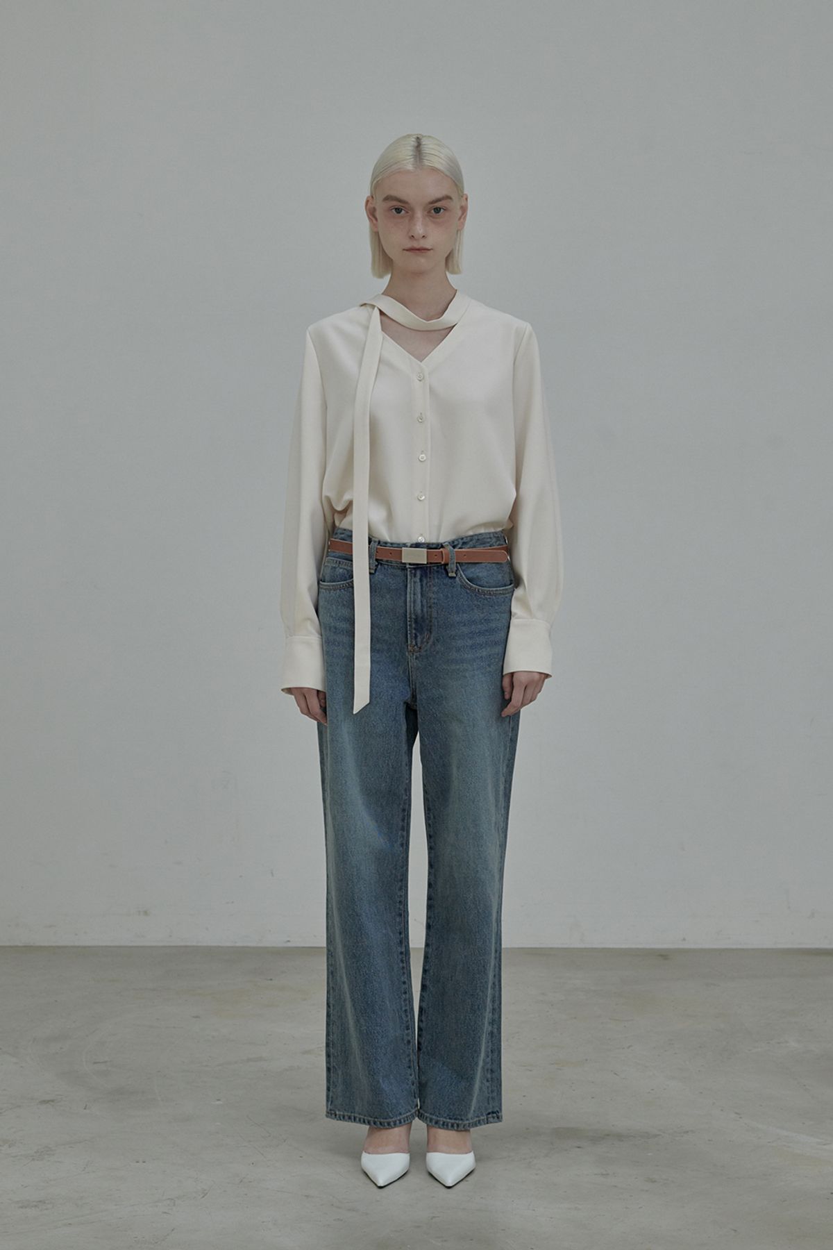 마우솔레움(MAU SOLEUM) Carter Straight Denim Jean - Mid Blue