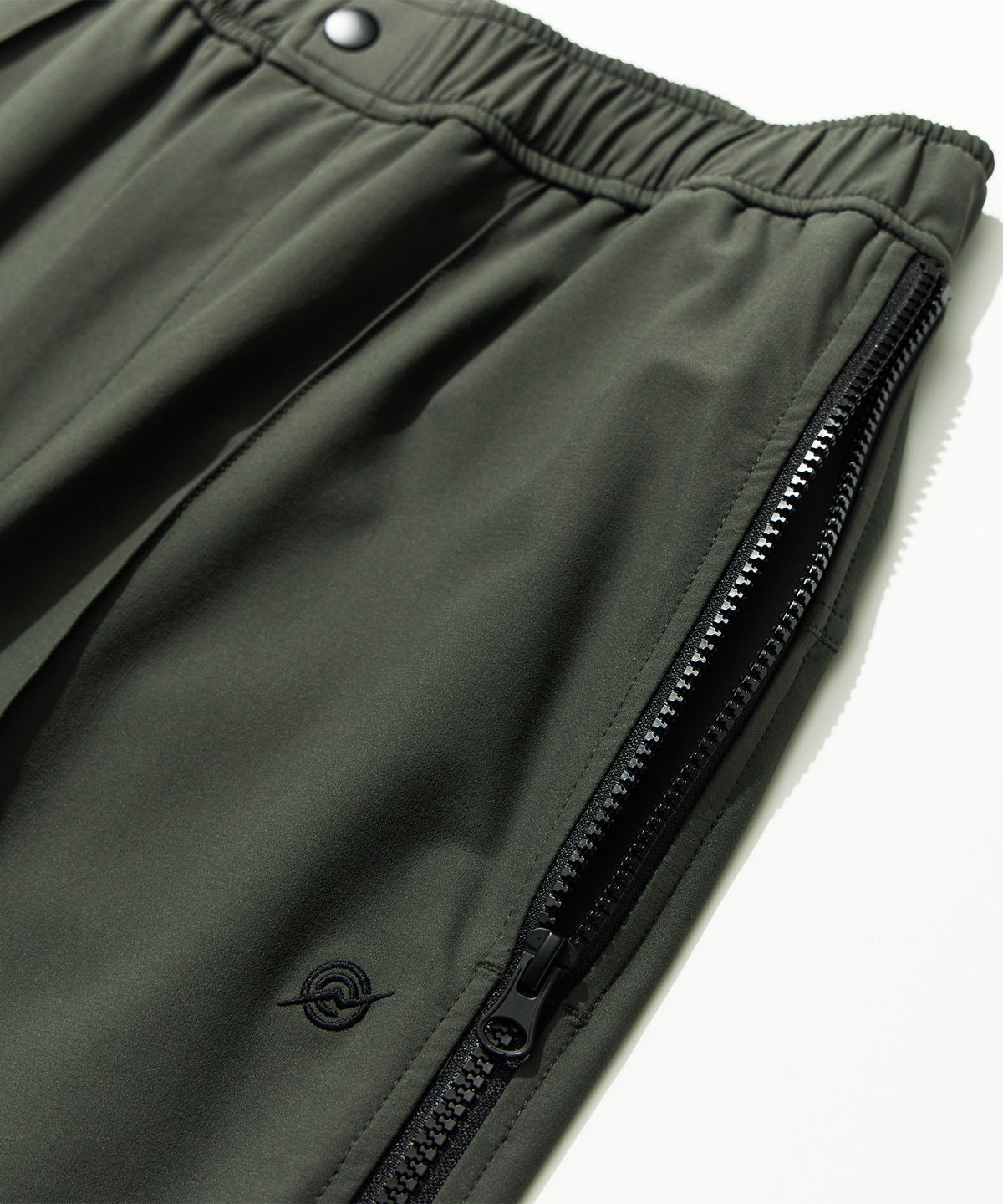 칼라파타르(KALAPATTHAR) Nylon Span 4 Way Zip Pants - KHAKI